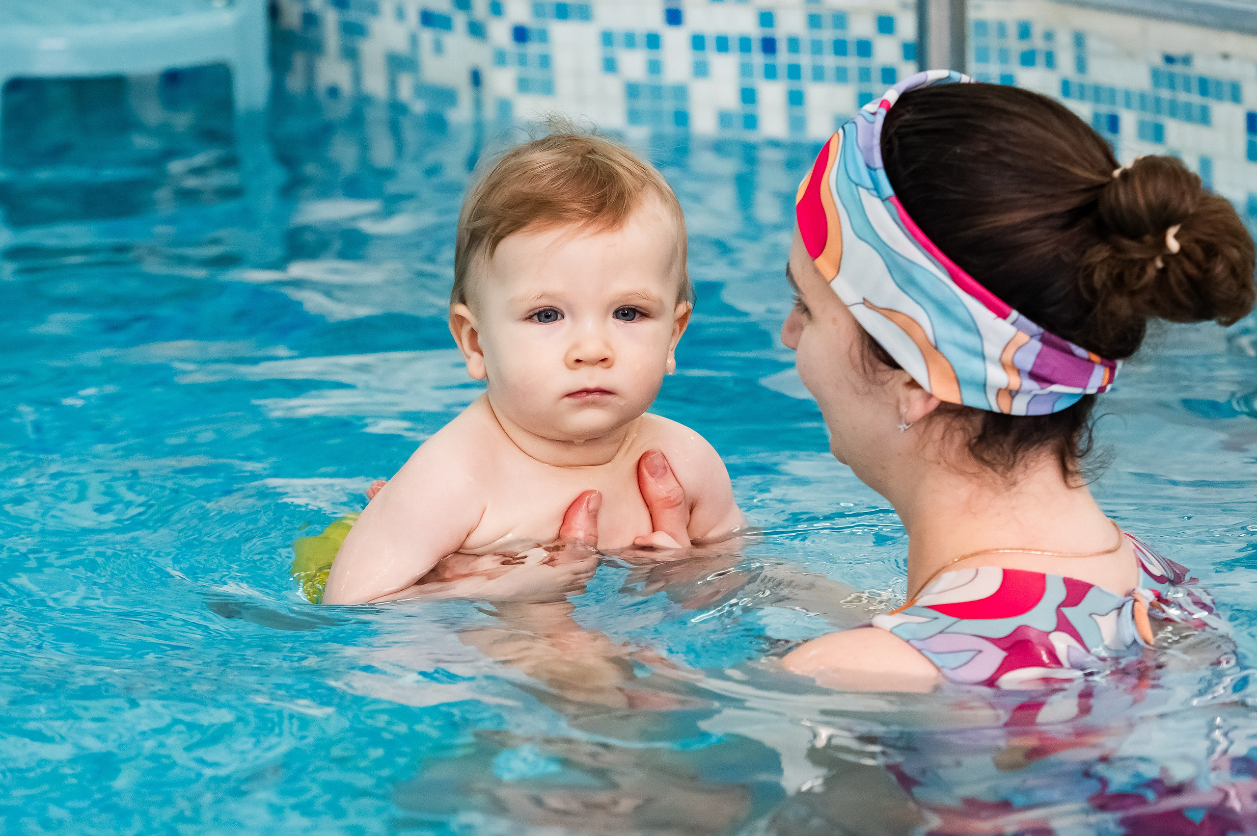 Грудничковое плавание. Репортажный, семейный и детский фотограф в Пензе и Заречном Арина Ермилова. Картины барельеф на заказ
