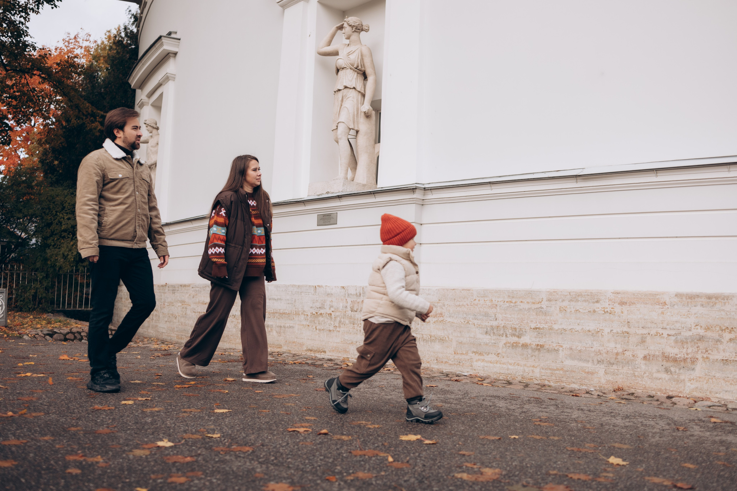 Осенняя семейная фотосессия в парке ЦПКиО им. Кирова на Елагином острове. Семейный и детский фотограф в Санкт-Петербурге Павлова Елена