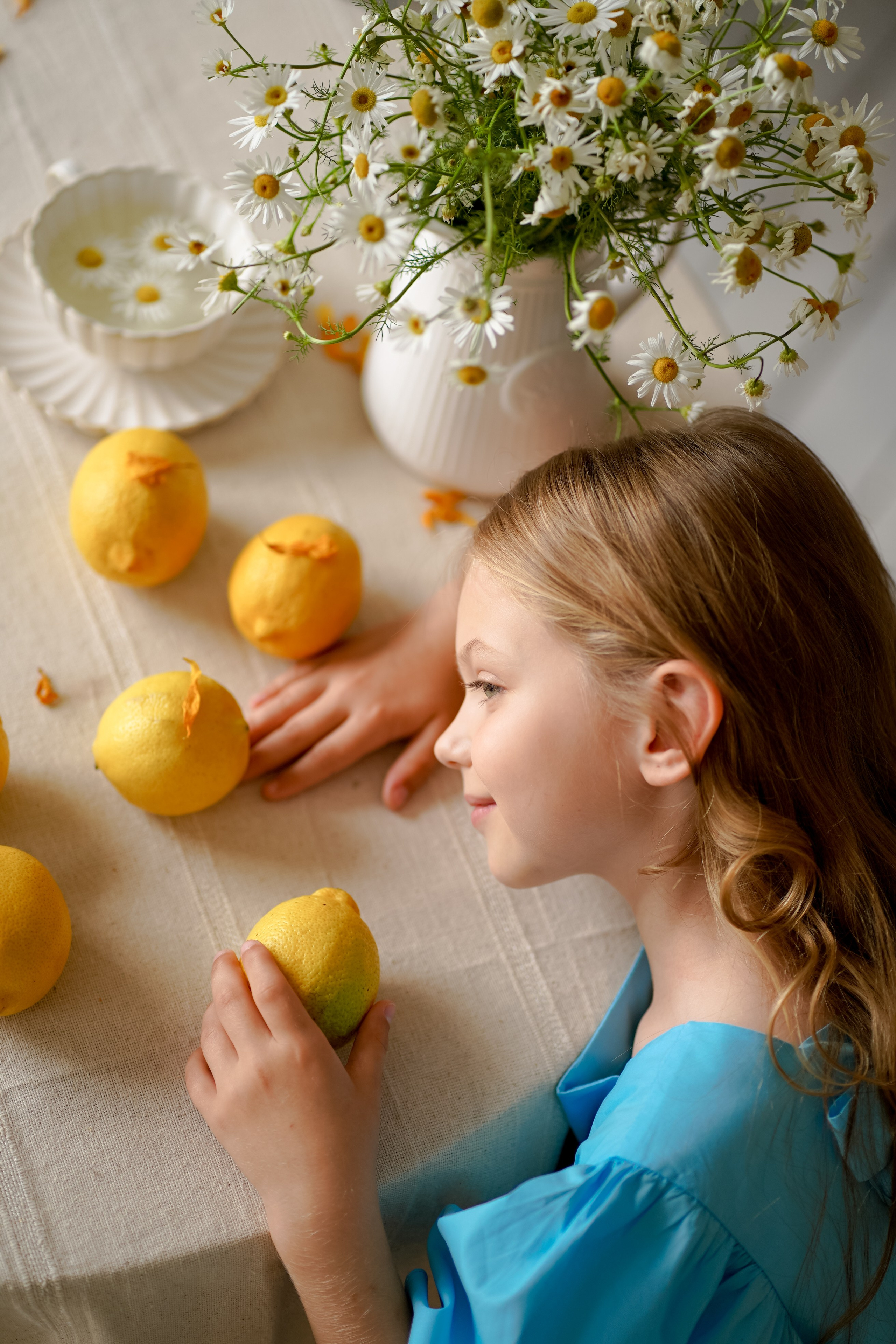 Кира с подсолнухами. Фотограф Татьяна Митрофанова