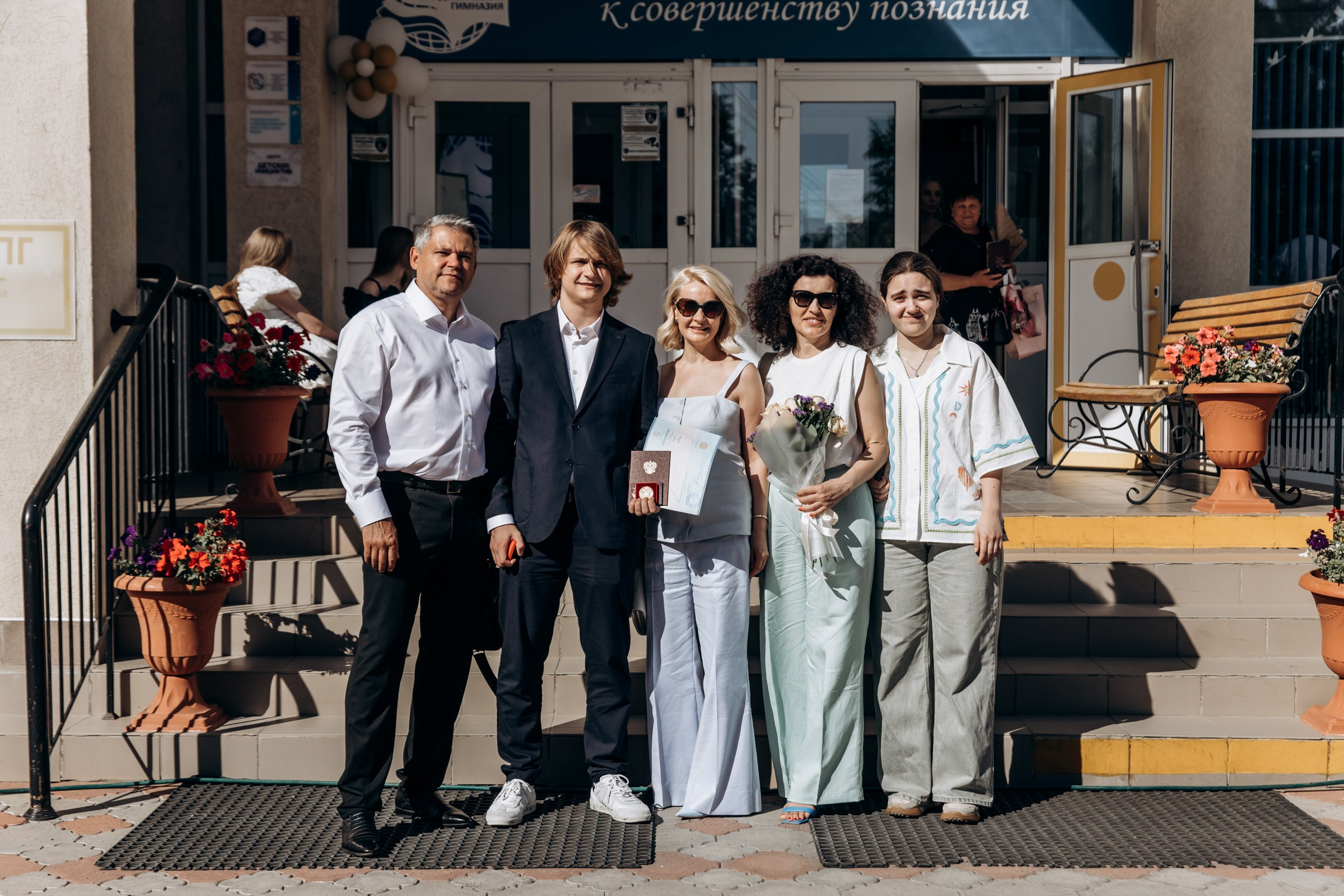 Школьники. Ищем лучшие локации. Снимем как в кино (съёмка выпускных, альбомы для 9-11 классов). Фотограф в Крыму — Федор зайцев. Свадебная, семейная и портретная съёмка. Фотографии для контента, для бизнеса. Корпоративная съёмка