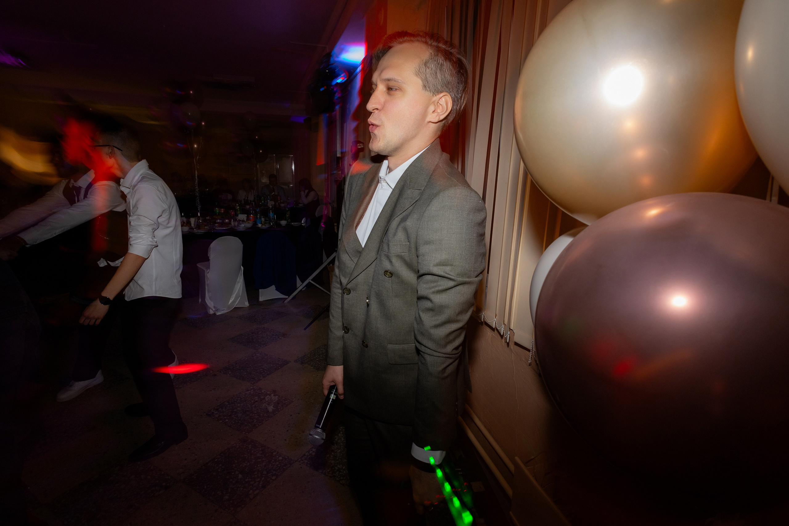 Школьный выпускной 2024 год в Соколе (Минск). Свадебный фотограф в Минске/Беларуси Сергей Спиридонов