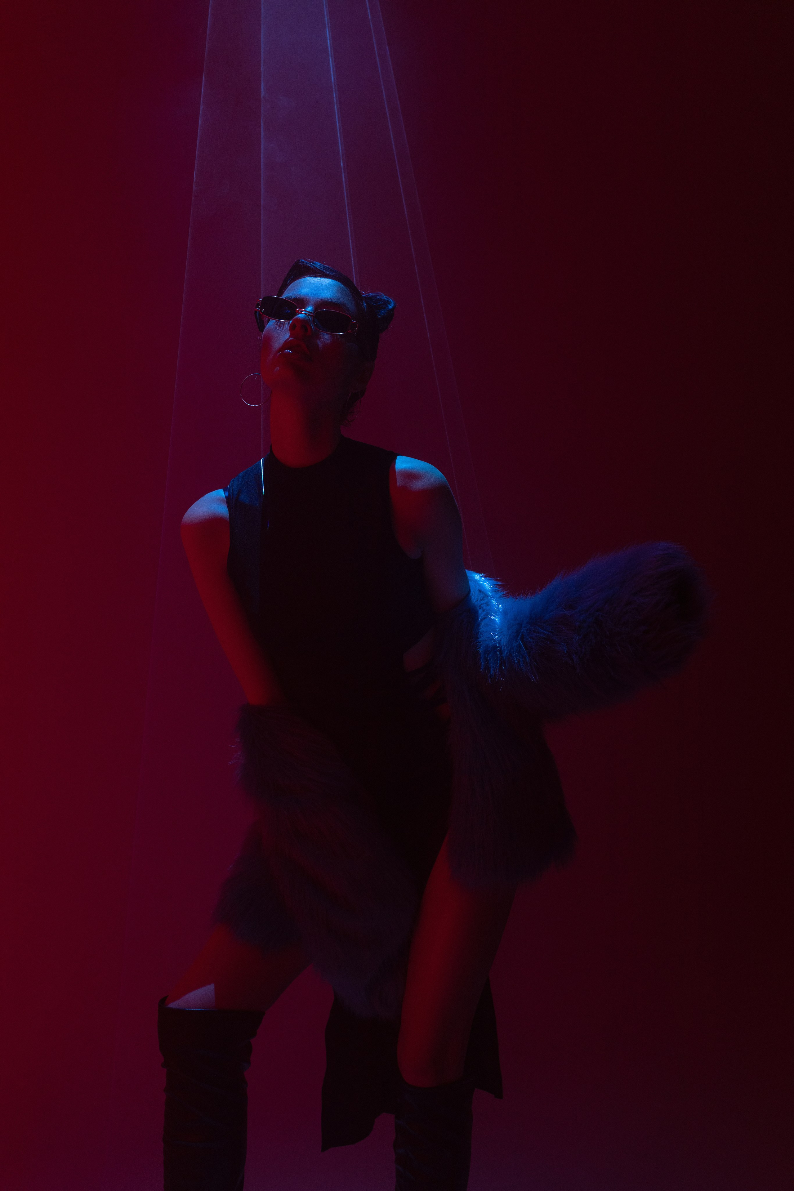 Цветной свет и фигуры. Фотограф Минск