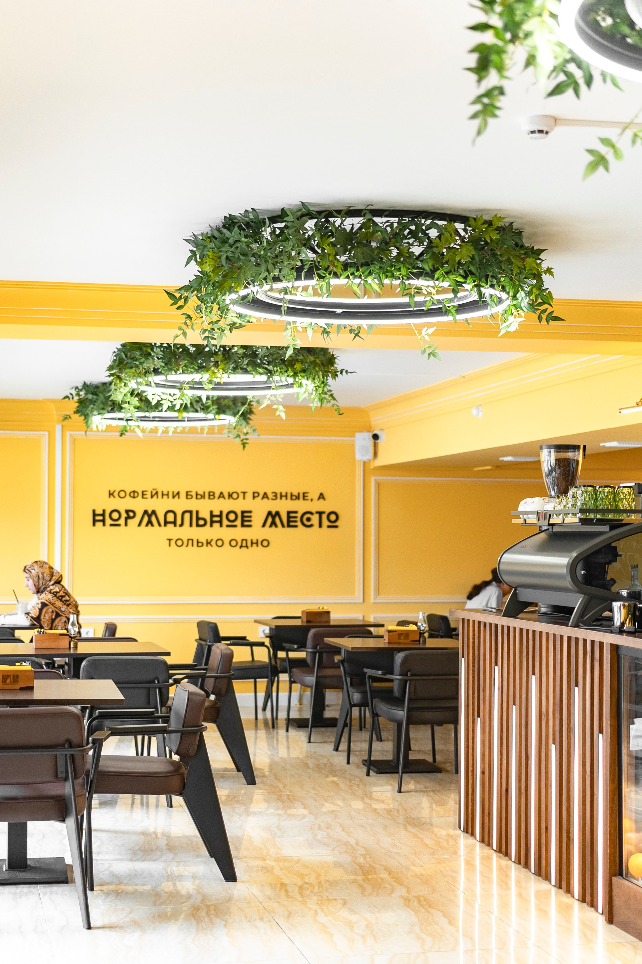 Интерьерная съемка заведения «Нормальное место». Фотограф Настя Конник | Пятигорск | Эльбрус | Домбай | Архыз