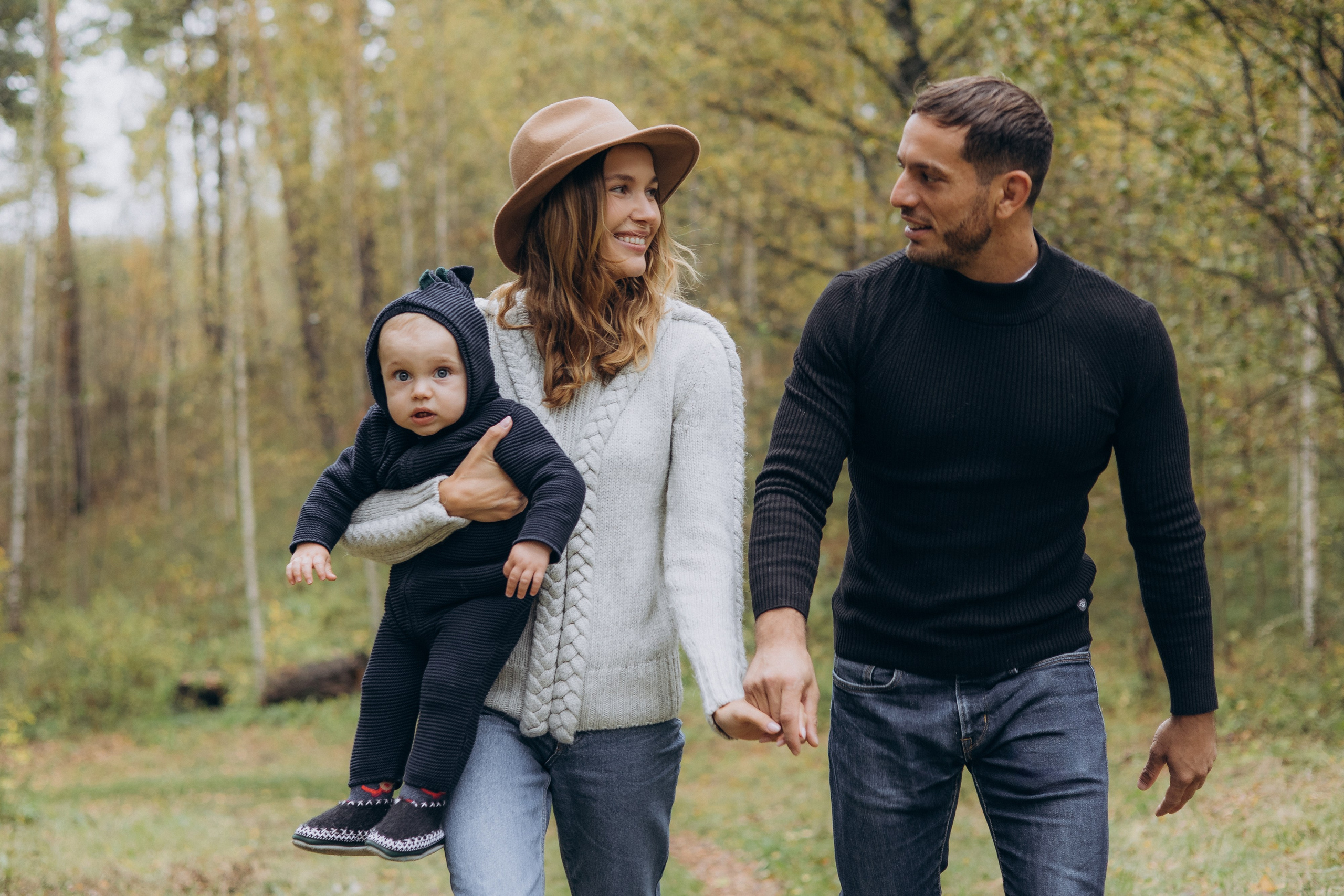Семейная фотосессия в Кинешме в парке. Артем Розанов фотограф в Иванове фотограф в Кинешме