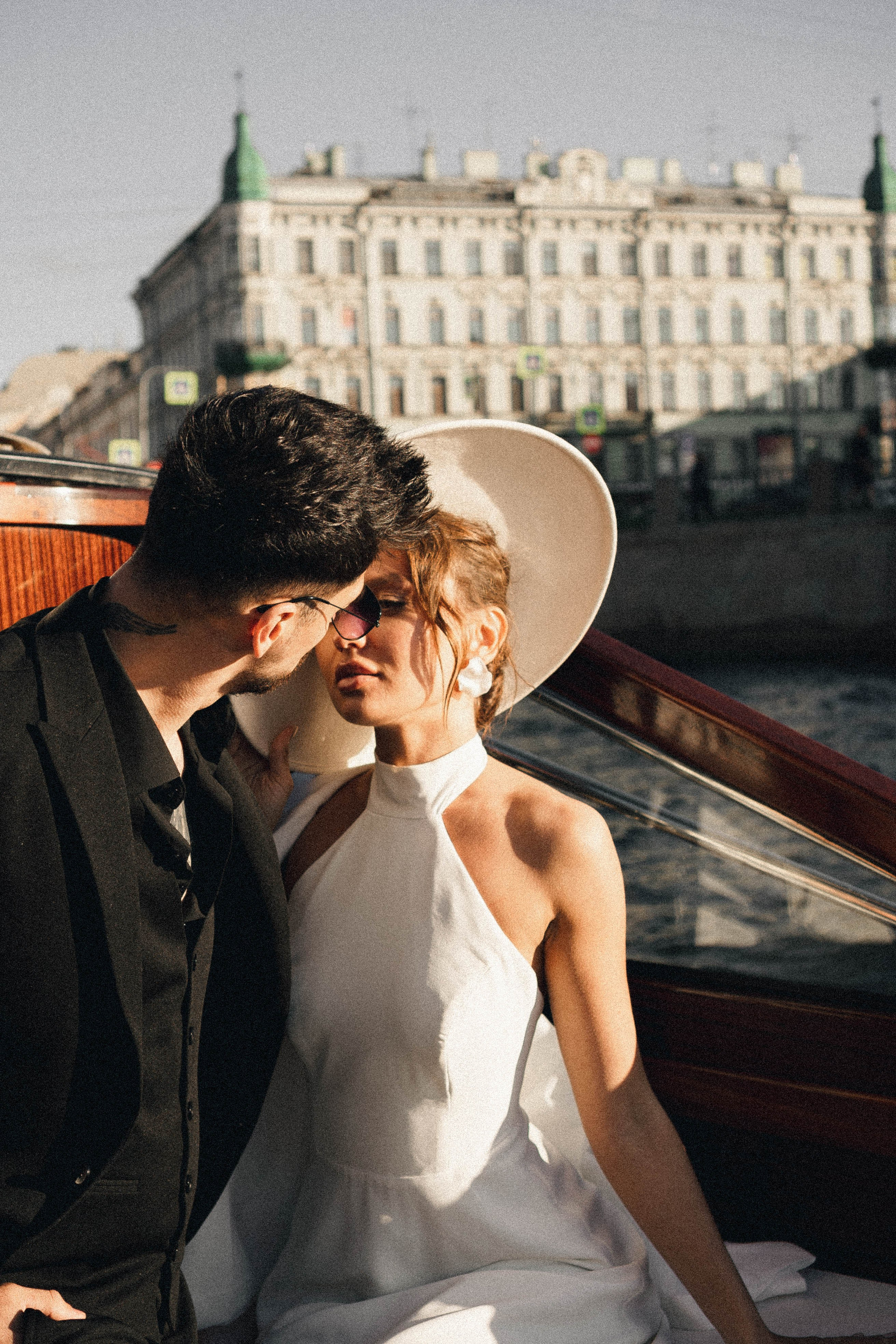 СВАДЕНБНАЯ СЬЕМКА НА КАТЕРЕ ПО КАНАЛАМ САНКТ-ПЕТЕРБУРГА И В АКВАТОРИИ НЕВЫ. Профессиональный фотограф, Санкт-Петербург — Виктория Богомолова