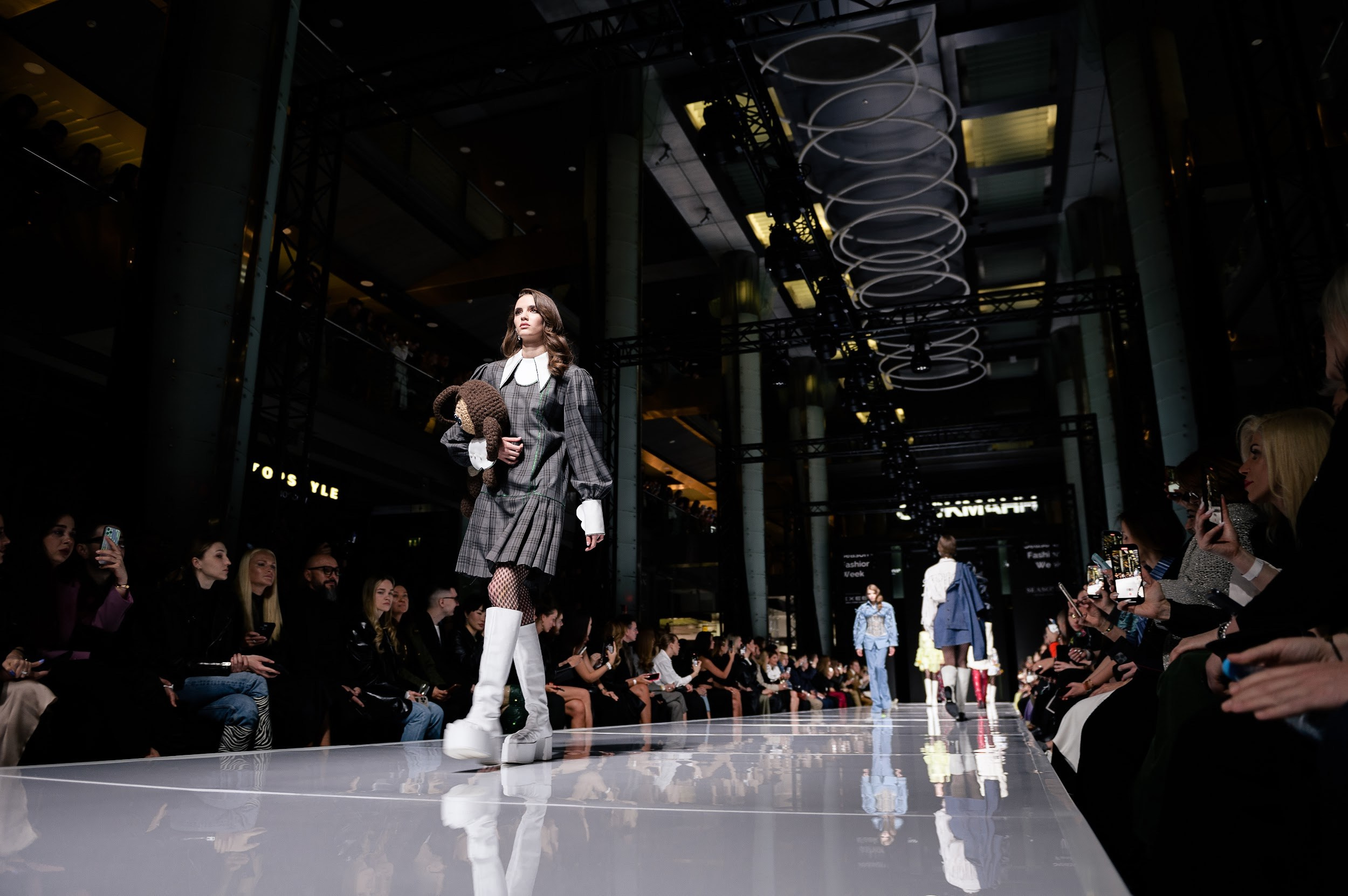 Season Fashion Week 2022. Kirillova Studio — мастерская декора и событий Юли Кирилловой