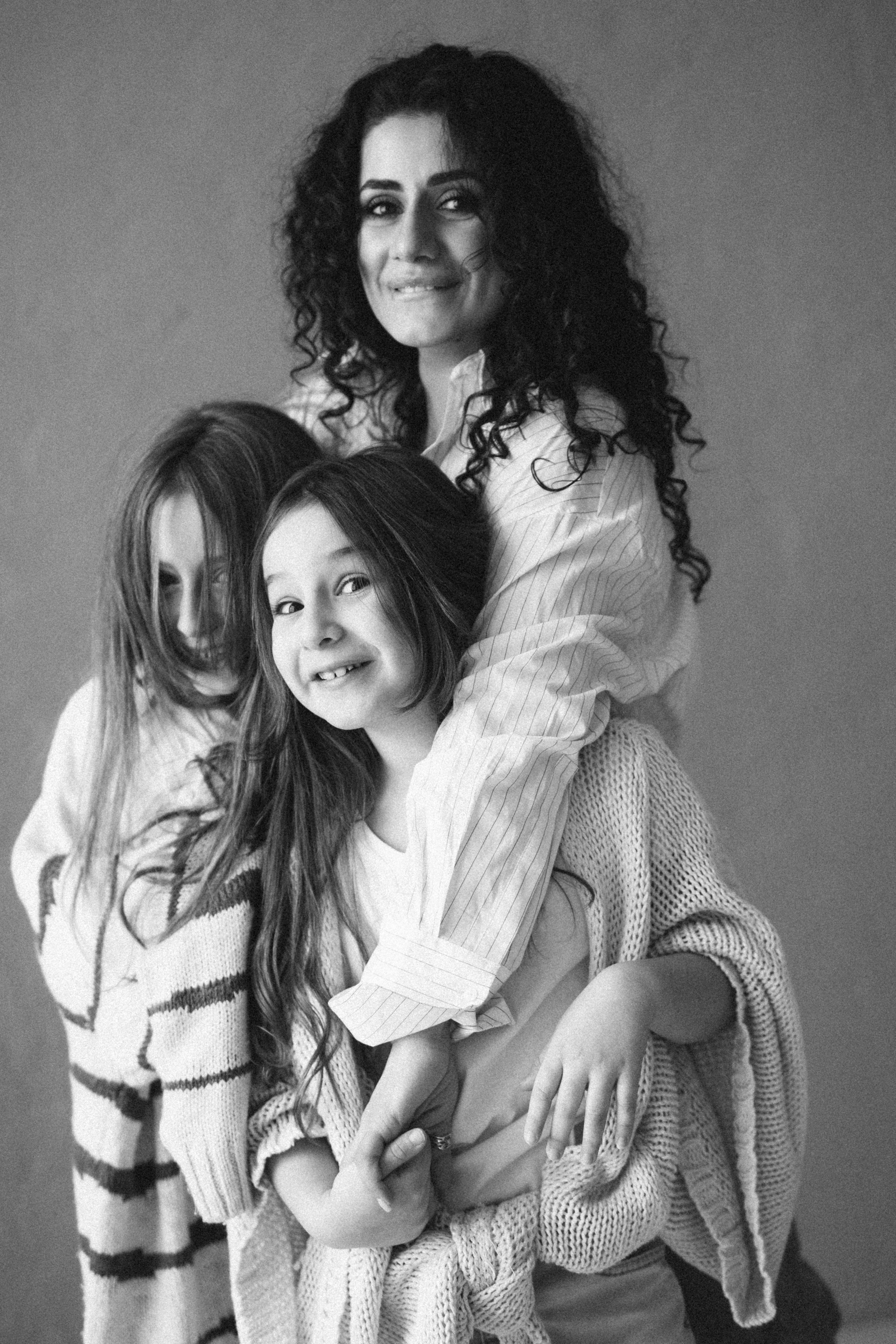 МИА, МАЙЯ, ЛЕНА. Семейная фотосессия. Настоящие портреты и истории