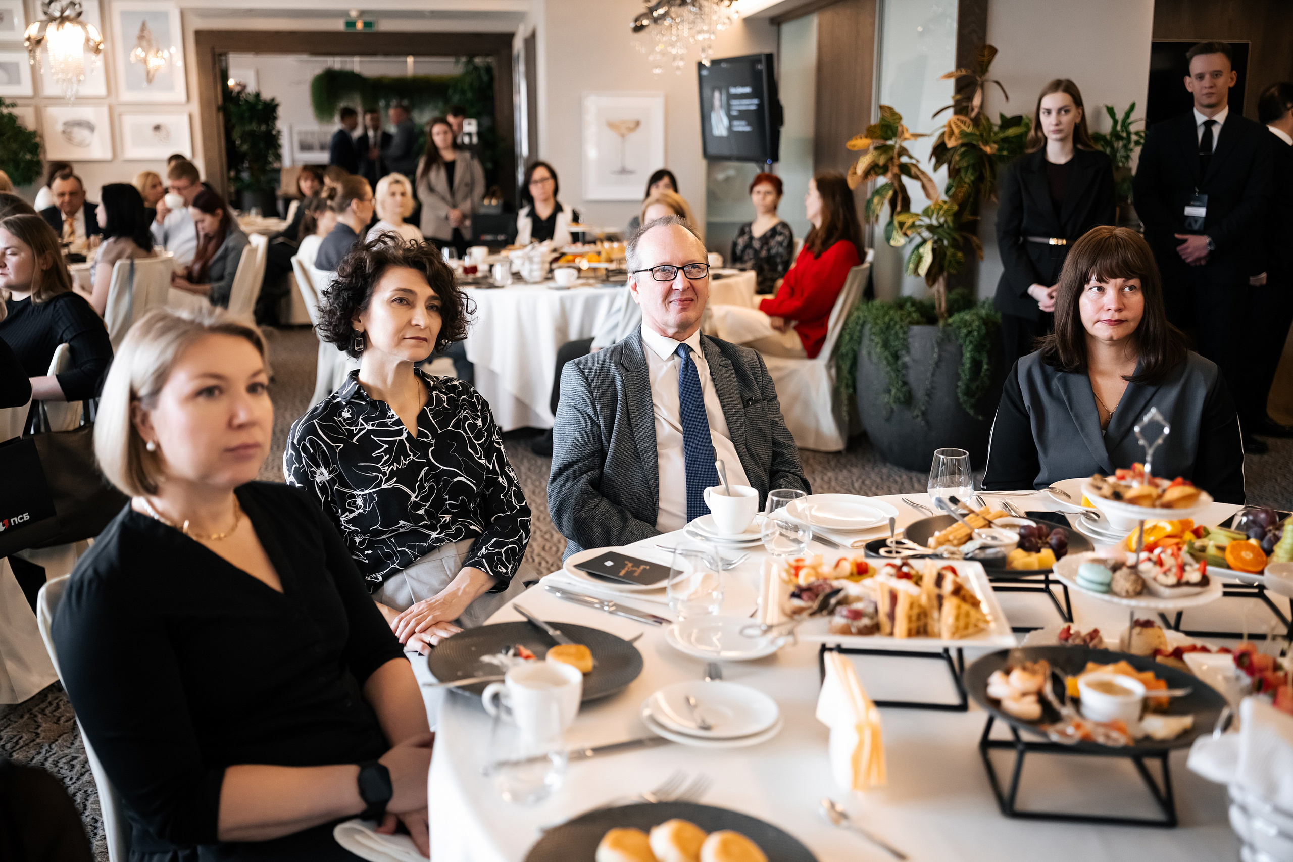 Бизнес-завтрак А7 в ресторане 10Ten