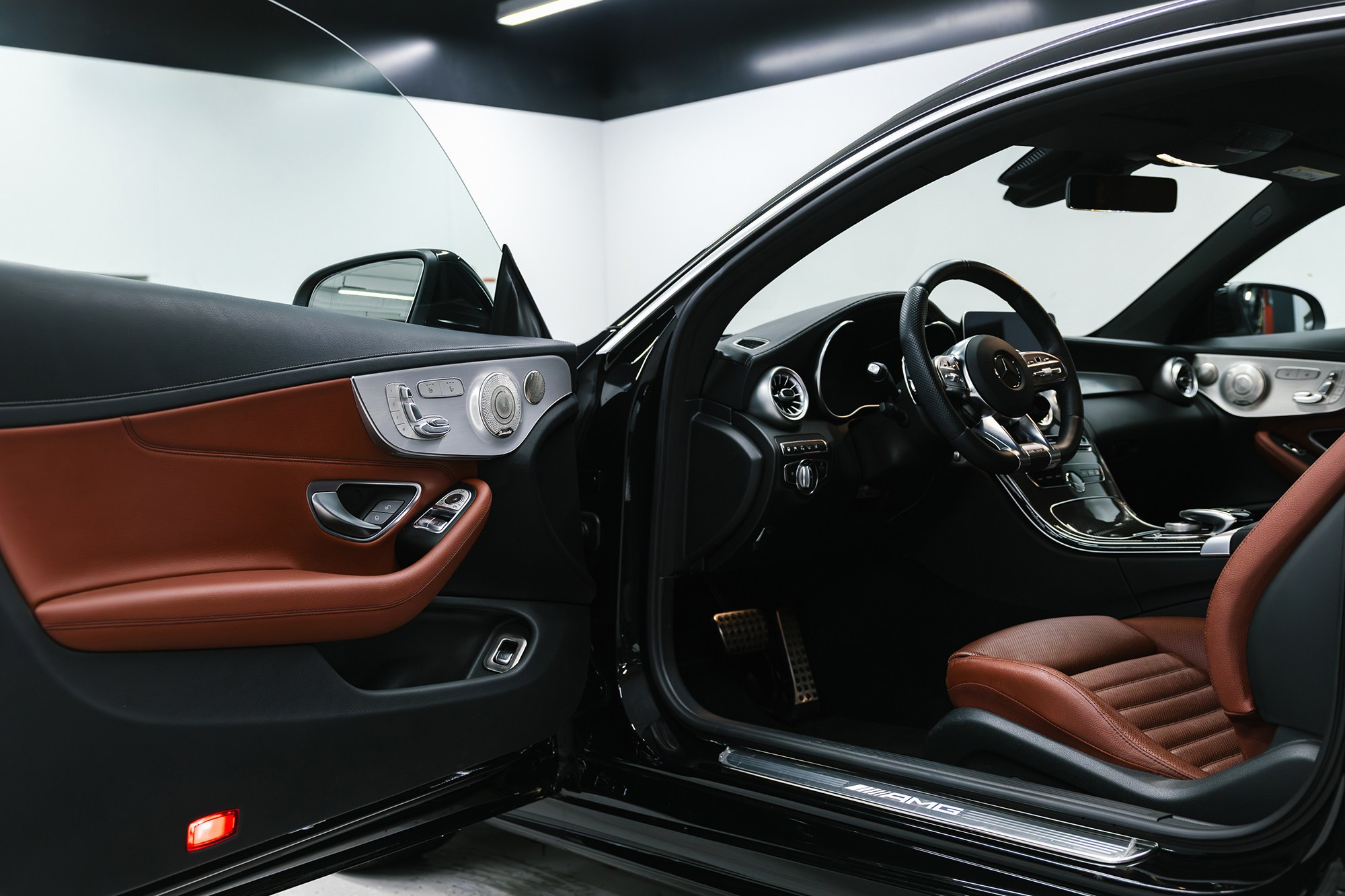 Mercedes-Benz C-класс AMG 2.0 AT, 2023, 9 450 км. Автосалон «Х-Авто»