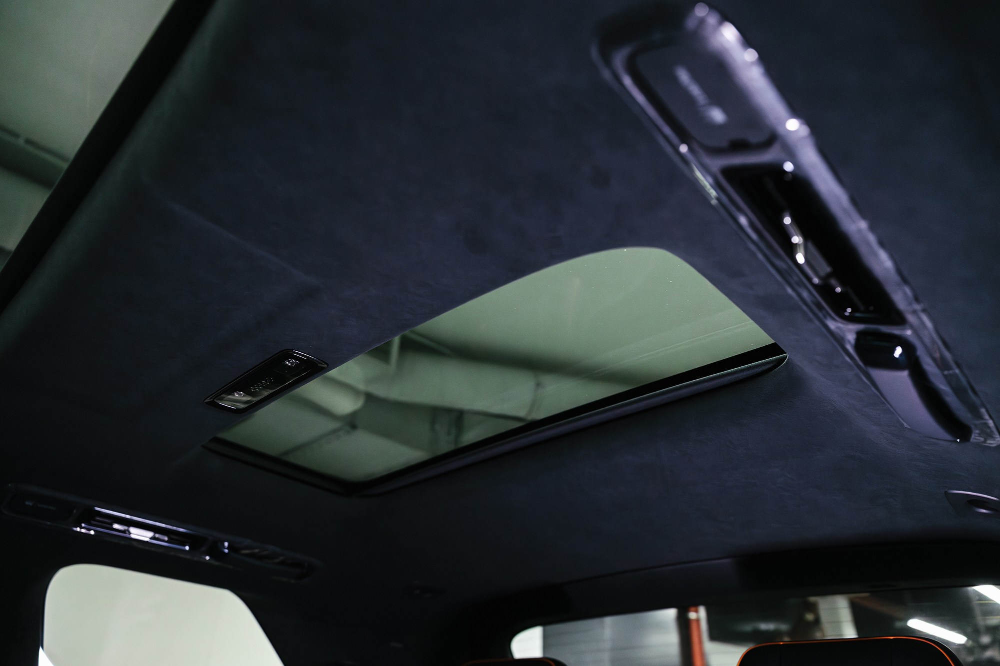 Zeekr 9X 2.0hyb 4WD AT (1401 л. с.) 2025, последовательно-параллельный гибрид, АКПП, 4WD. Автосалон «Х-Авто»