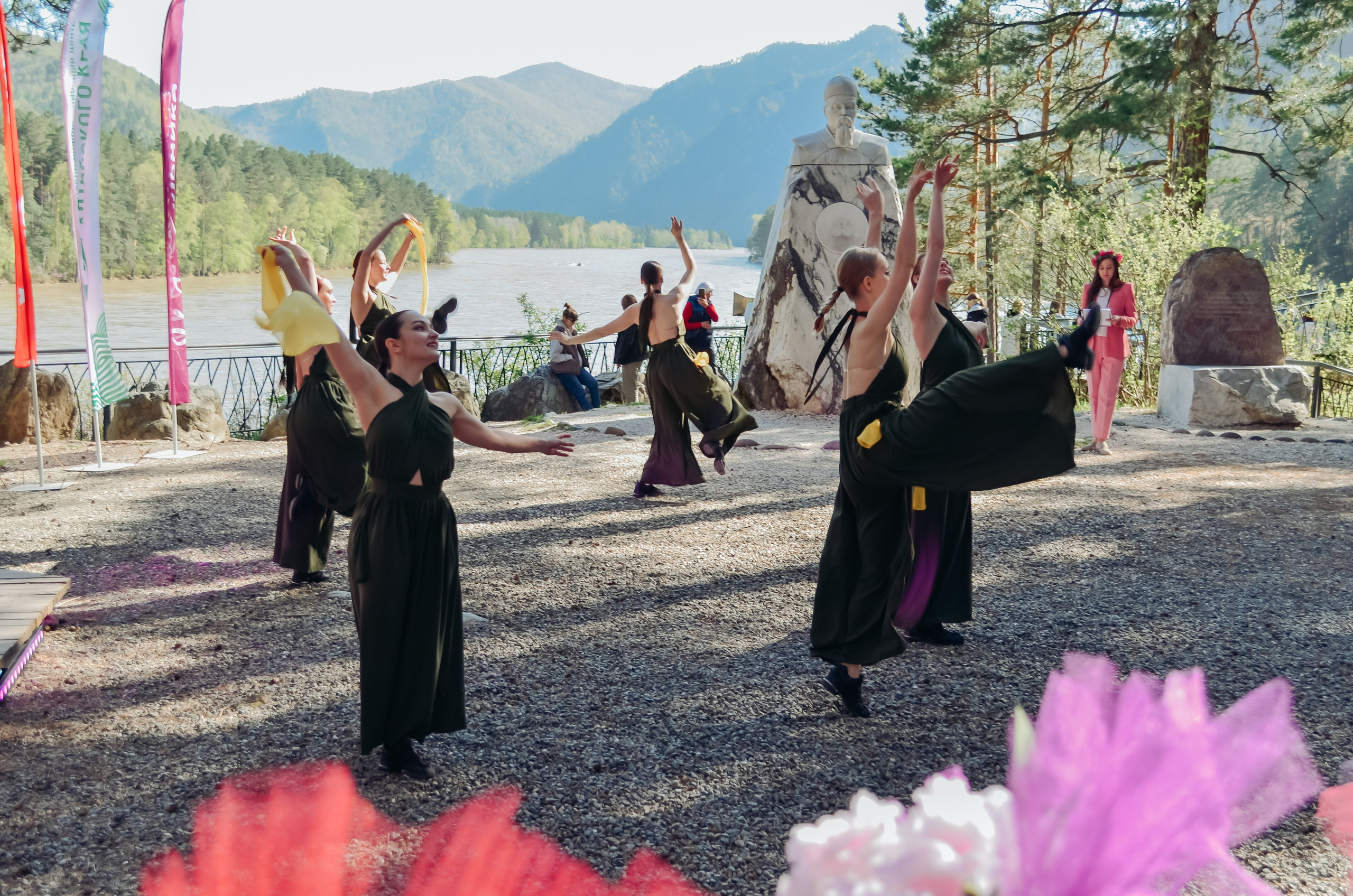 Фестиваль «Цветение Маральника на Алтае 2025». Фоторепортаж. Денисова Аля — фотограф для парных съемок и индивидуальных историй в Барнауле