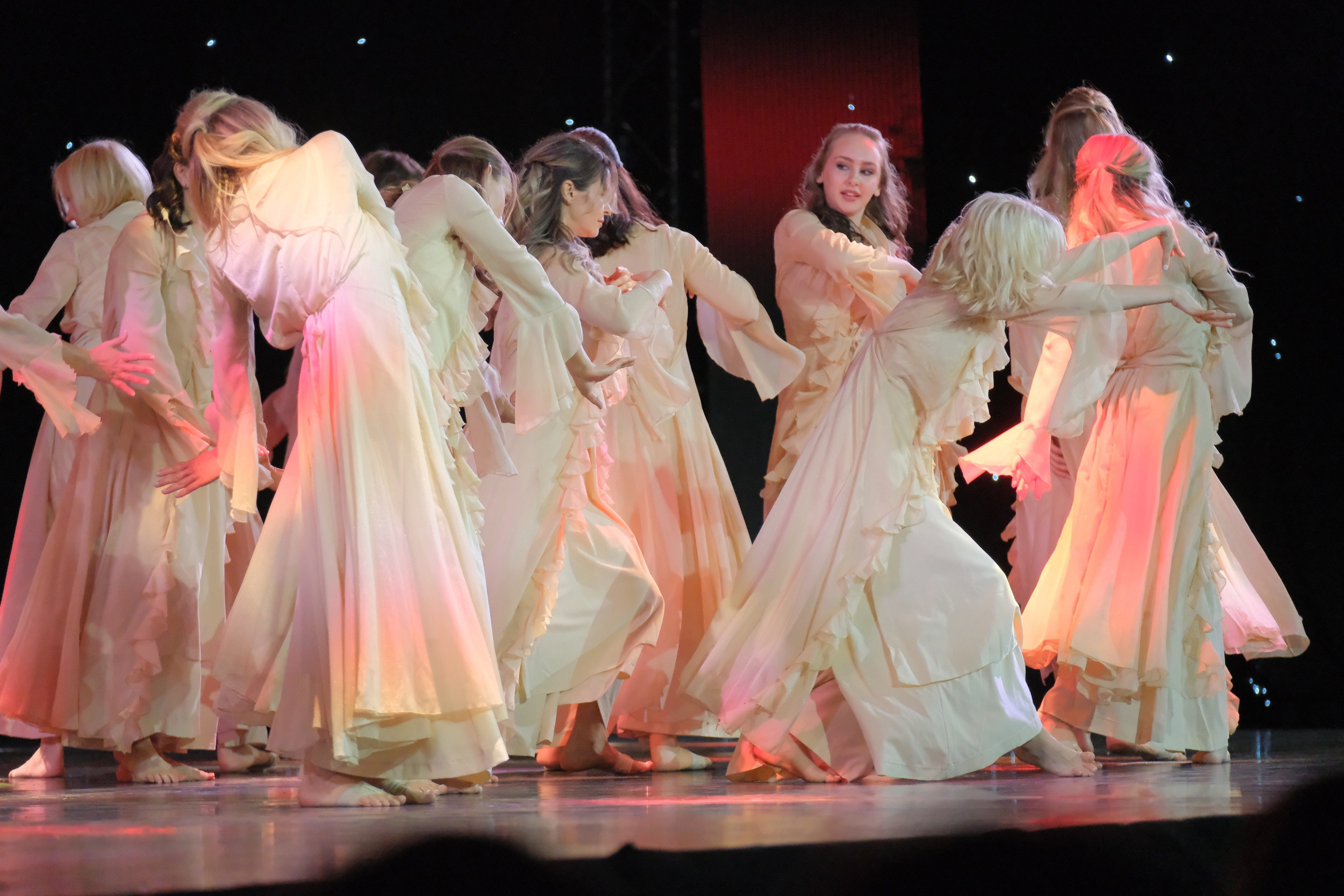 Танцы и балет. Фотограф и художник в Москве Евгения Нюнина