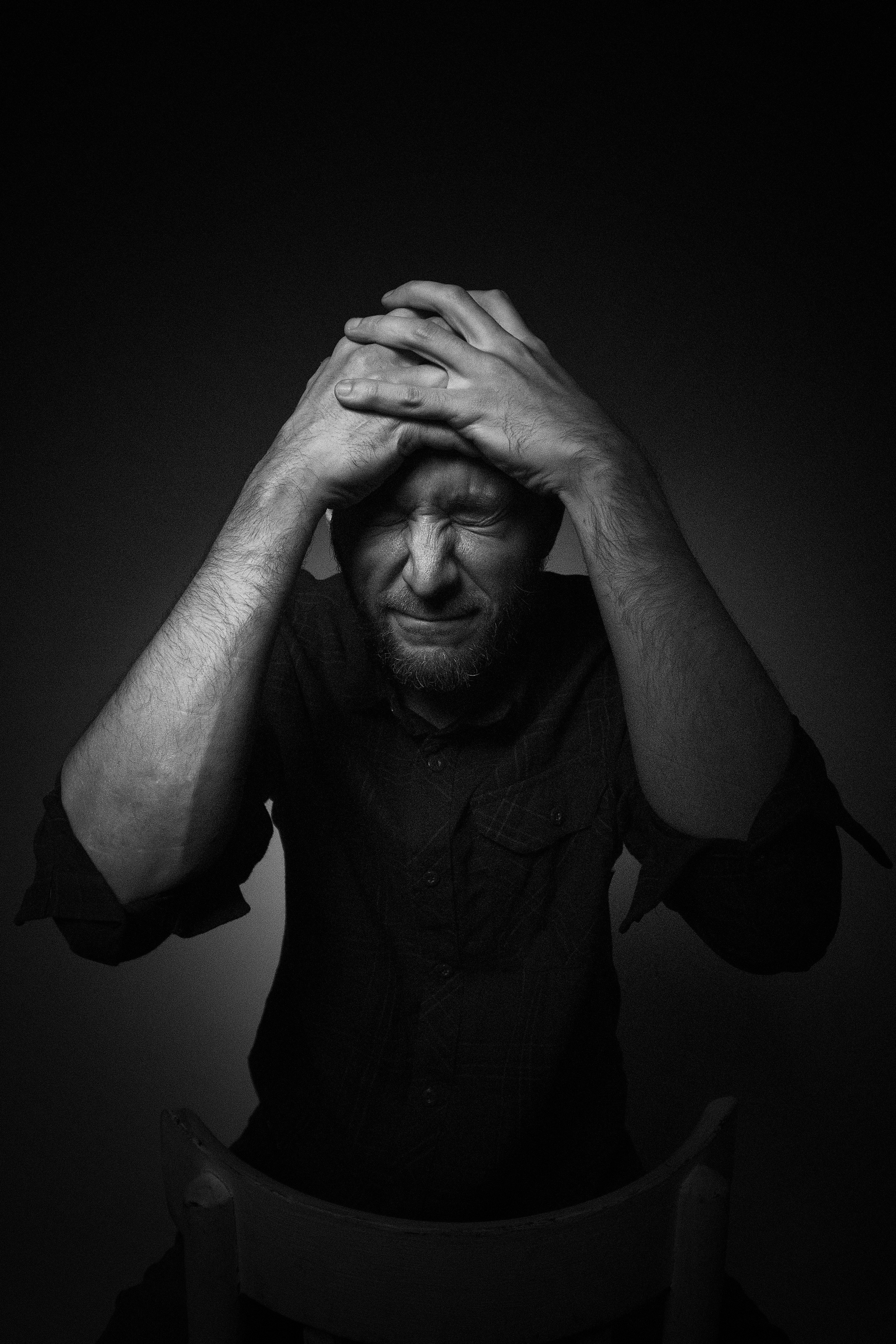 Фотограф Михаил Гуляев. Фотосессия в Новосибирске. Фотосессия в студии Новосибирск. Мужские фотографии.