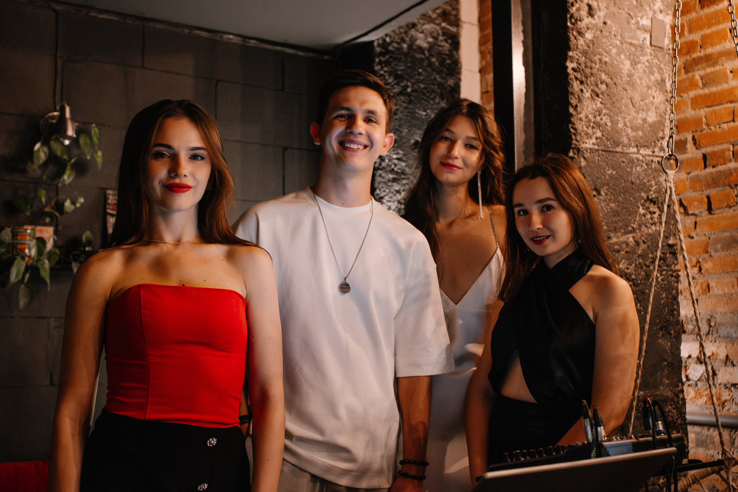 Квартирник MUZOTEKA: «Осенний ДеПесняк». Фотограф в Челябинске Любовь Денисенко