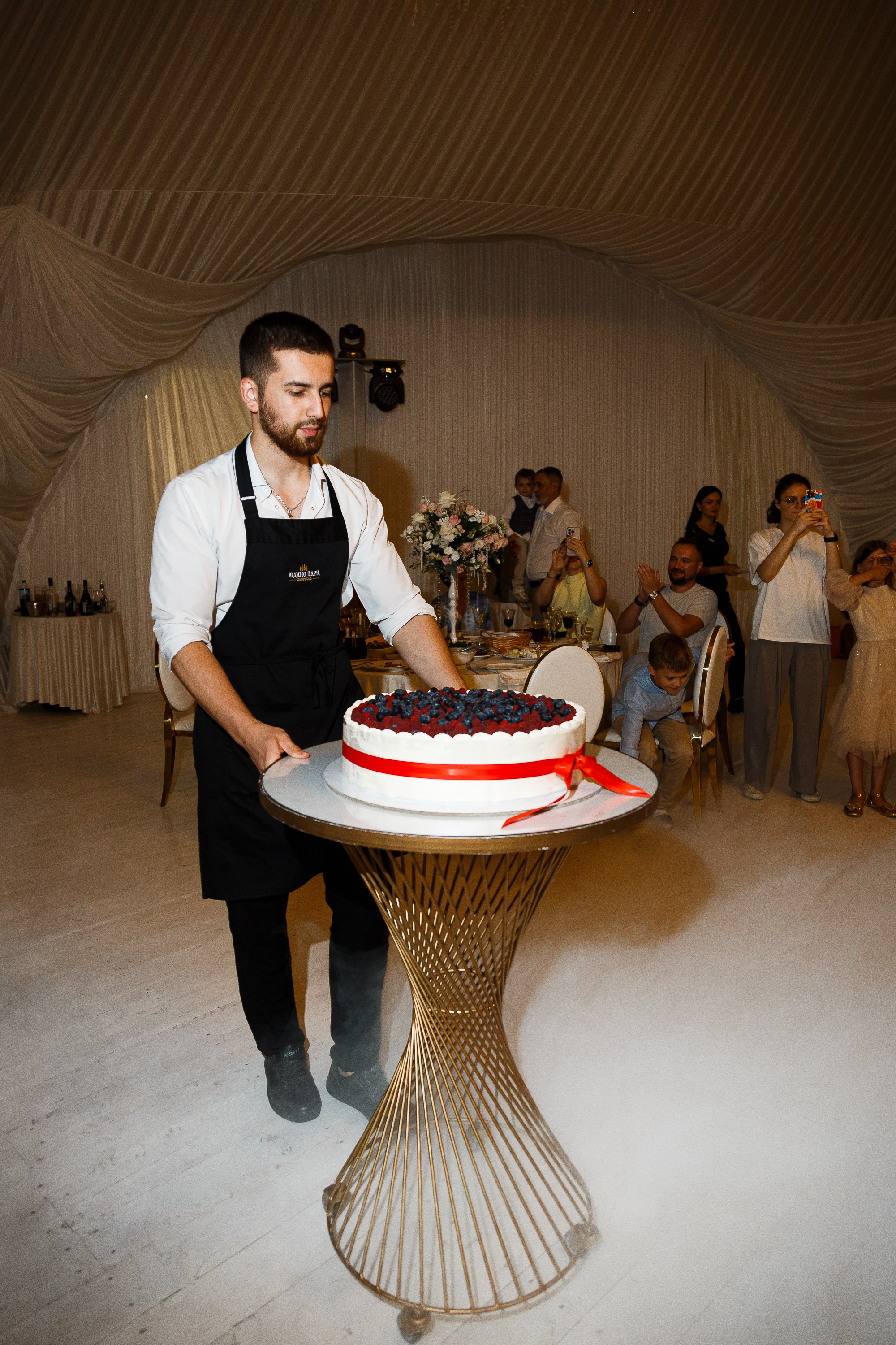 Фотограф на свадьбу в Юдино Парк.