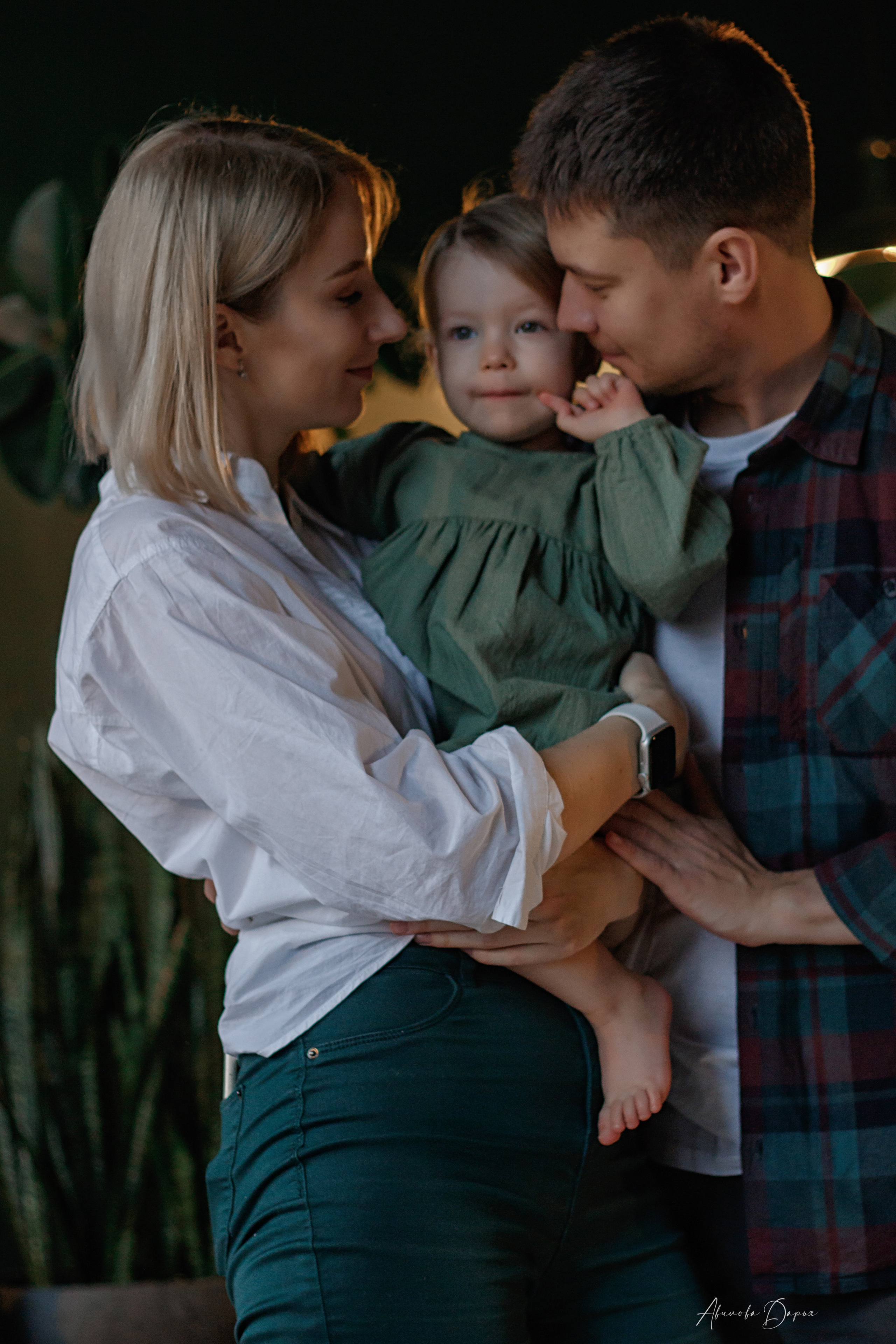 Алисе 2 года. Фотограф Авилова Дарья ● Тюмень● Съемка больших семей ●Архив поколений