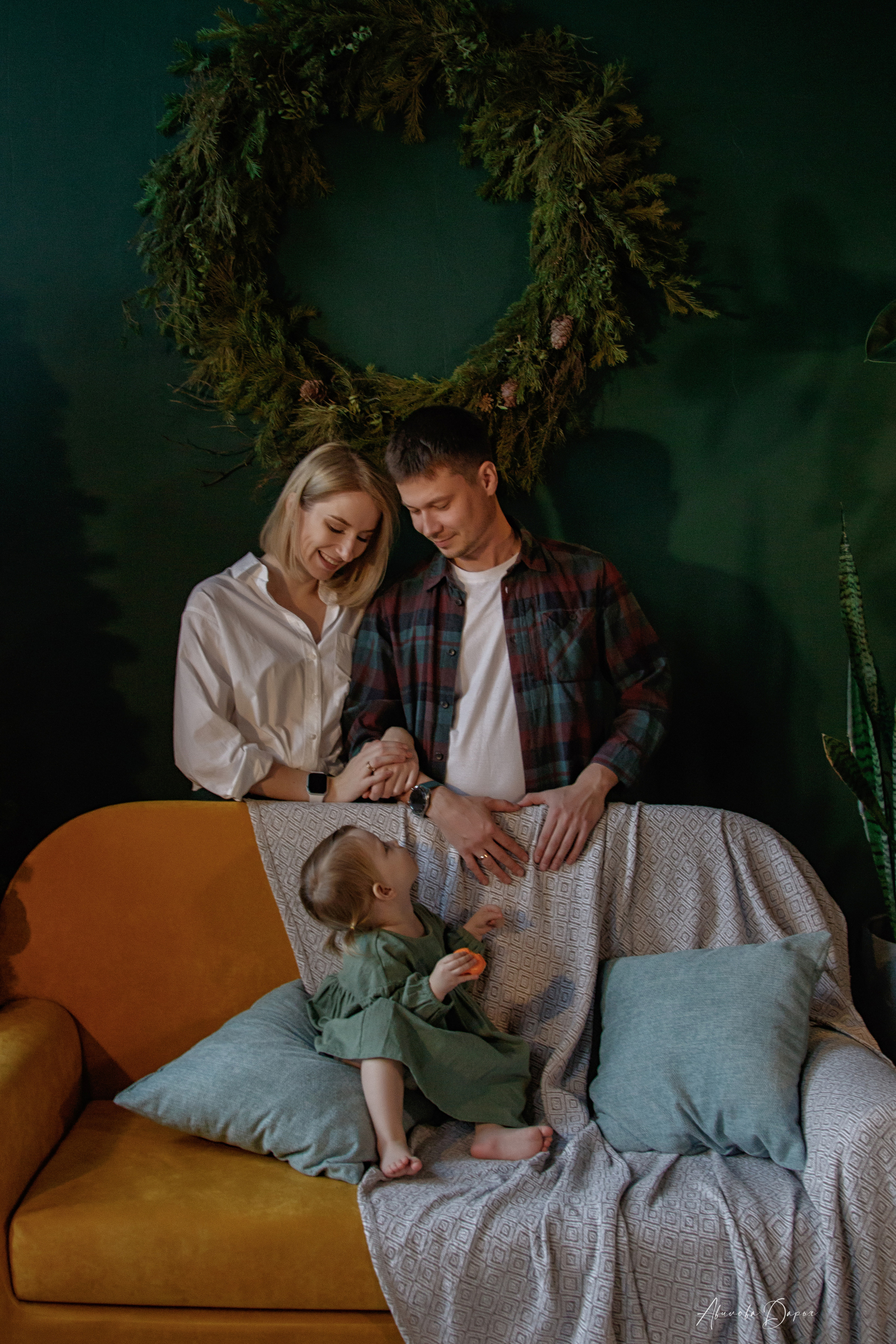 Алисе 2 года. Фотограф Авилова Дарья ● Тюмень● Съемка больших семей ●Архив поколений