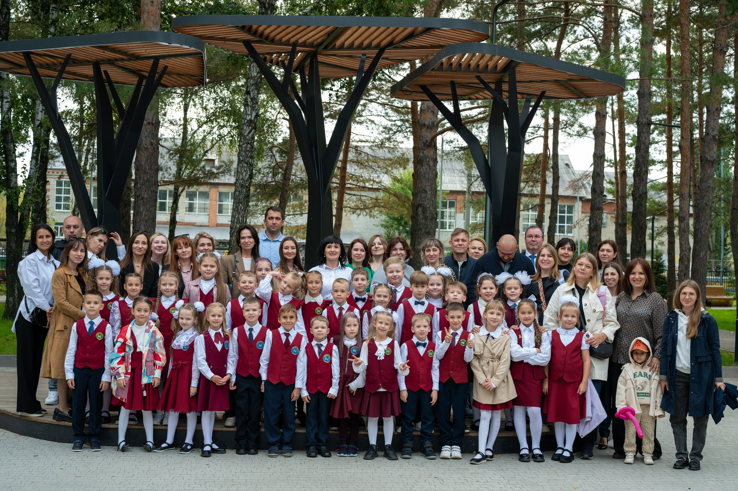 1 сентября 16 гимназия 2 класс (линейка + в классе+ на улице). Фотограф новорожденных, семейный детский в Тюмени Татьяна Морозова