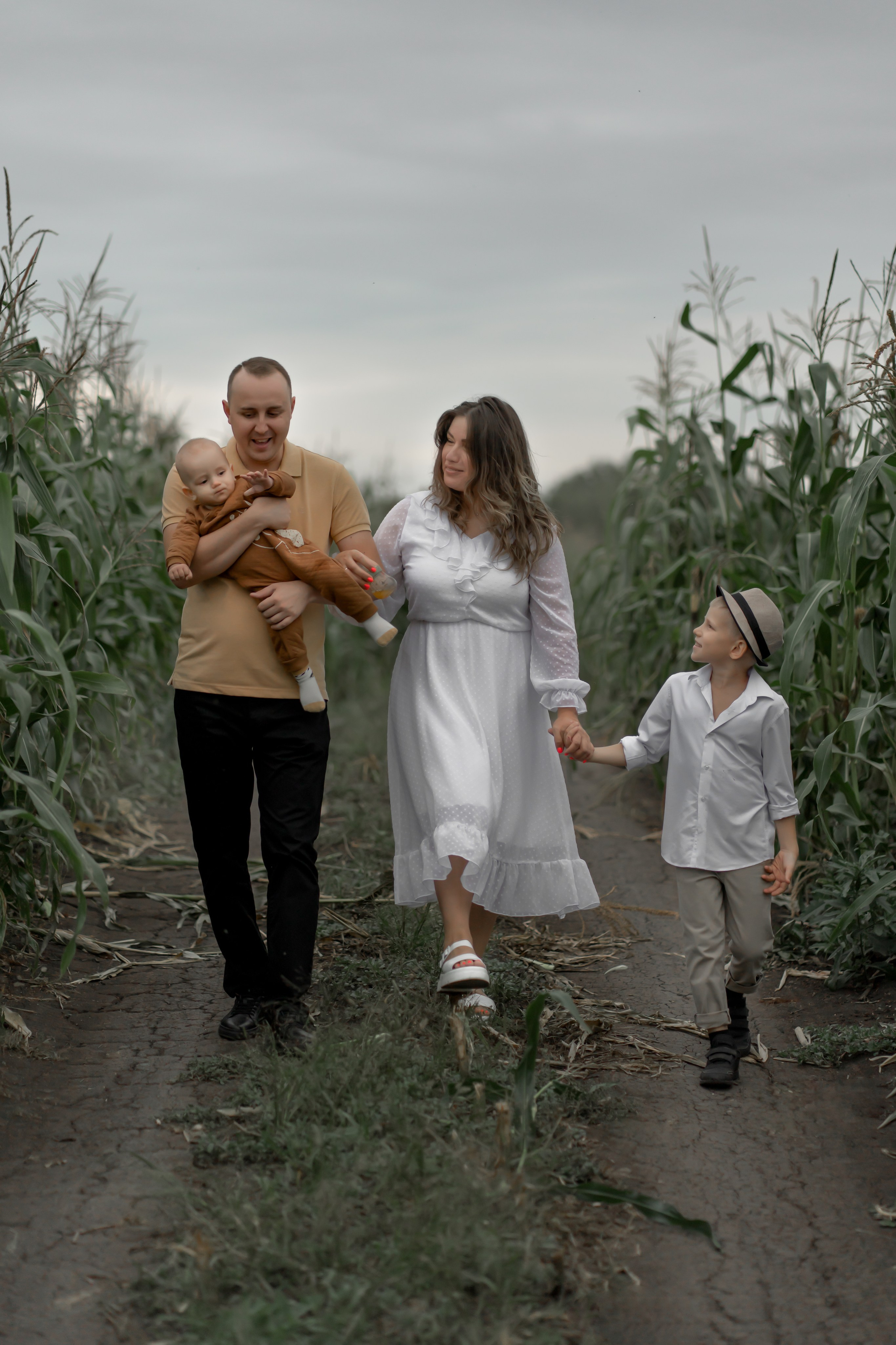 Прогулка в кукурузе. Фотограф в Красноярске. Юлия Чаушанская