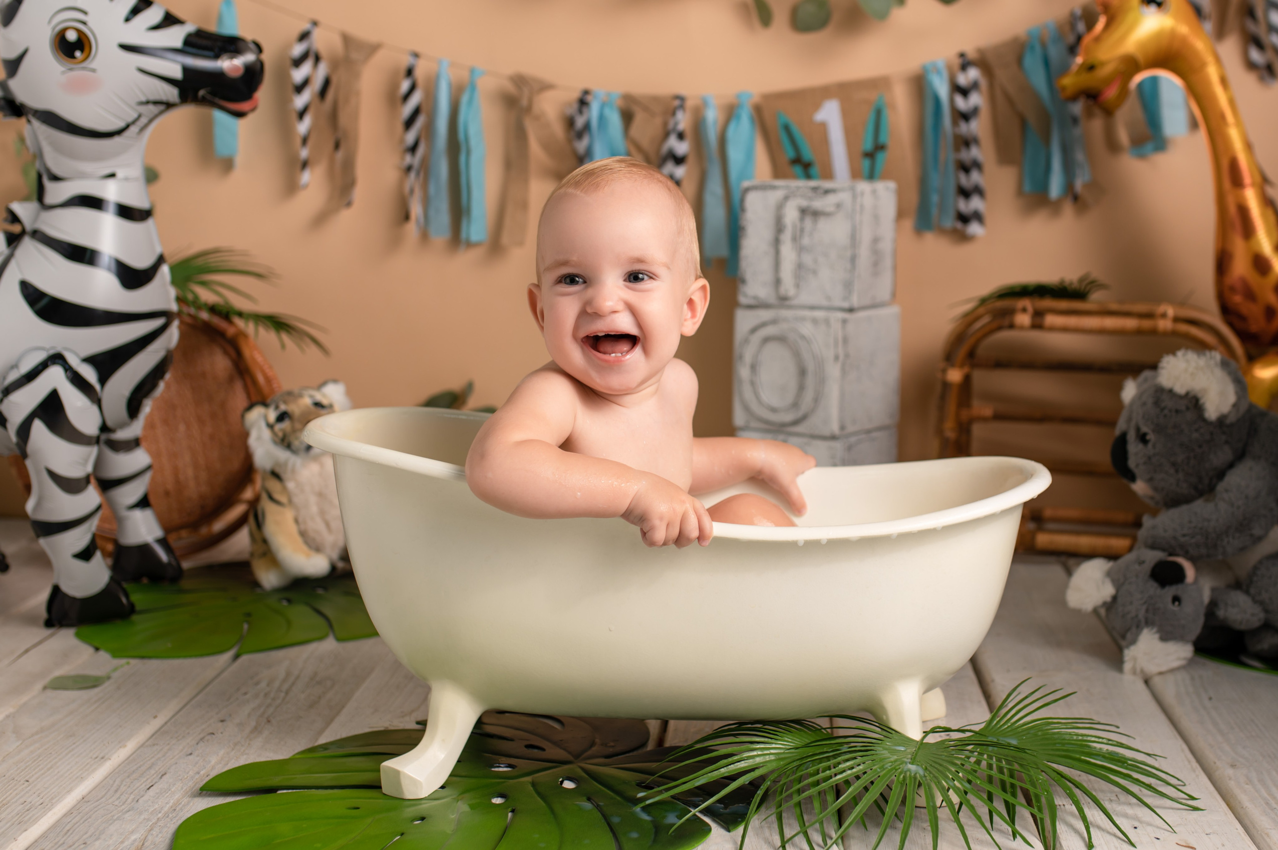 Молочная ванна. Детский фотограф в городе Жуковский Алиса Коробанова