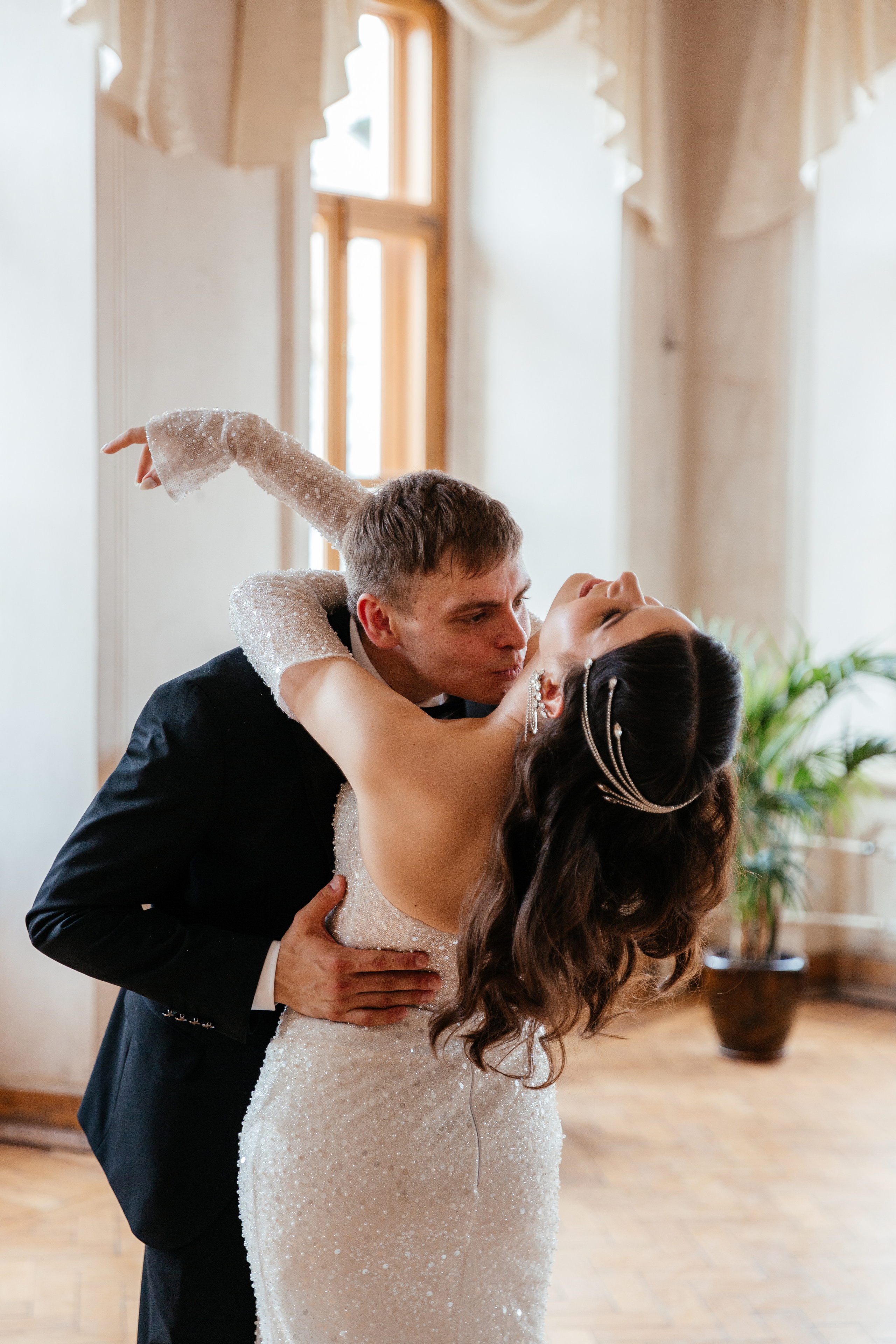 Антон и Елена | Crowne Plaza Moscow. Свадебный фотограф Ангелина Зотова | Обнинск, Москва, Калуга