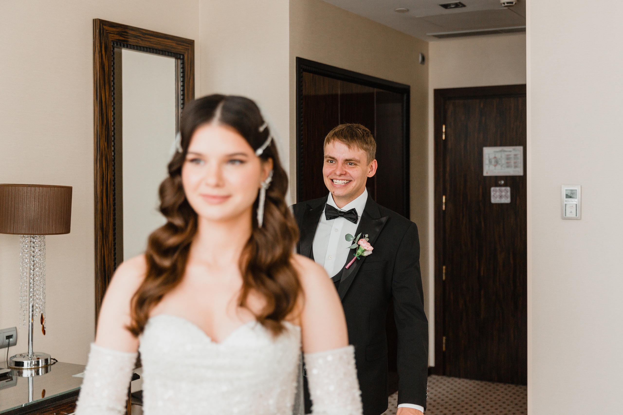 Антон и Елена | Crowne Plaza Moscow. Свадебный фотограф Ангелина Зотова | Обнинск, Москва, Калуга