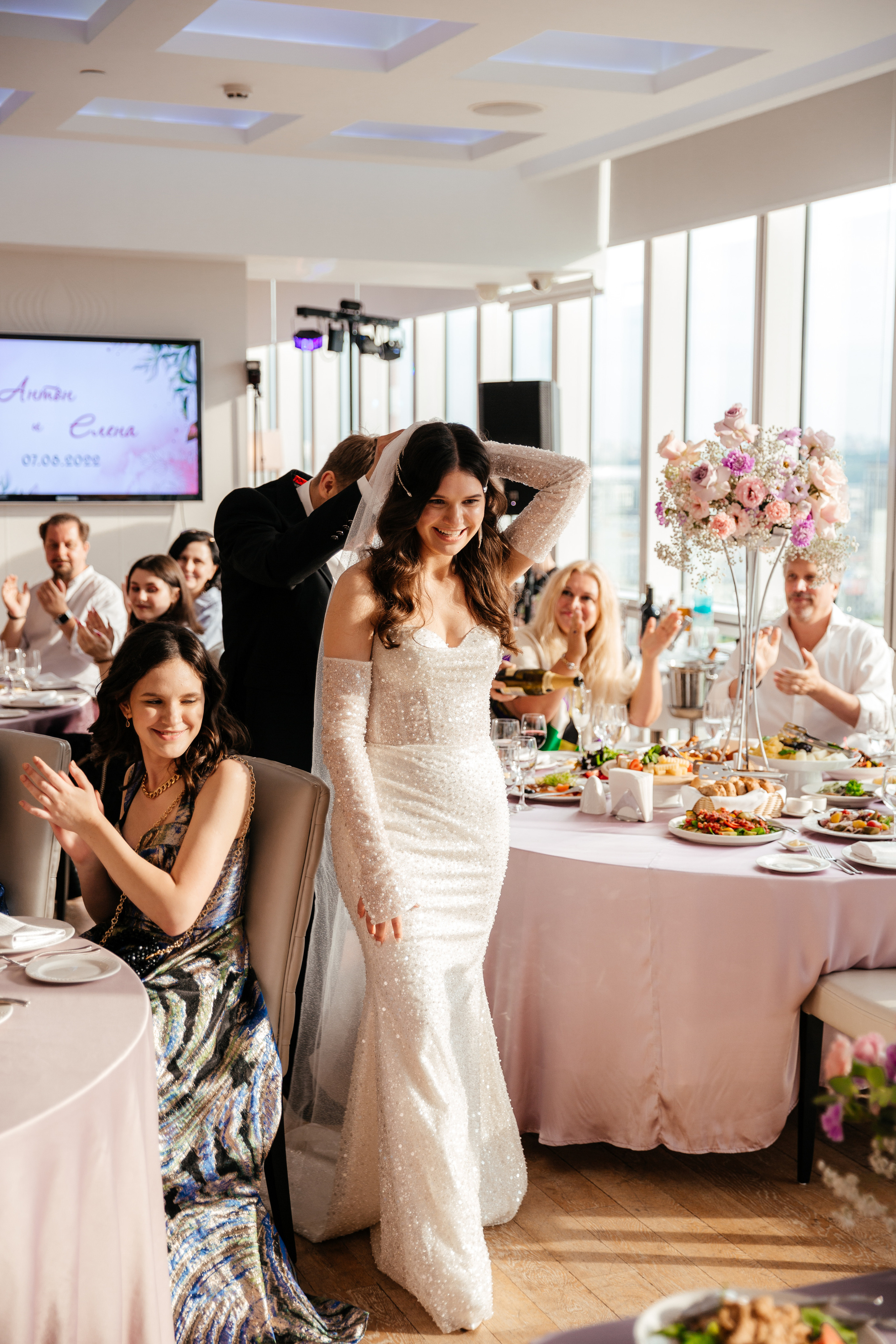 Антон и Елена | Crowne Plaza Moscow. Свадебный фотограф Ангелина Зотова | Обнинск, Москва, Калуга