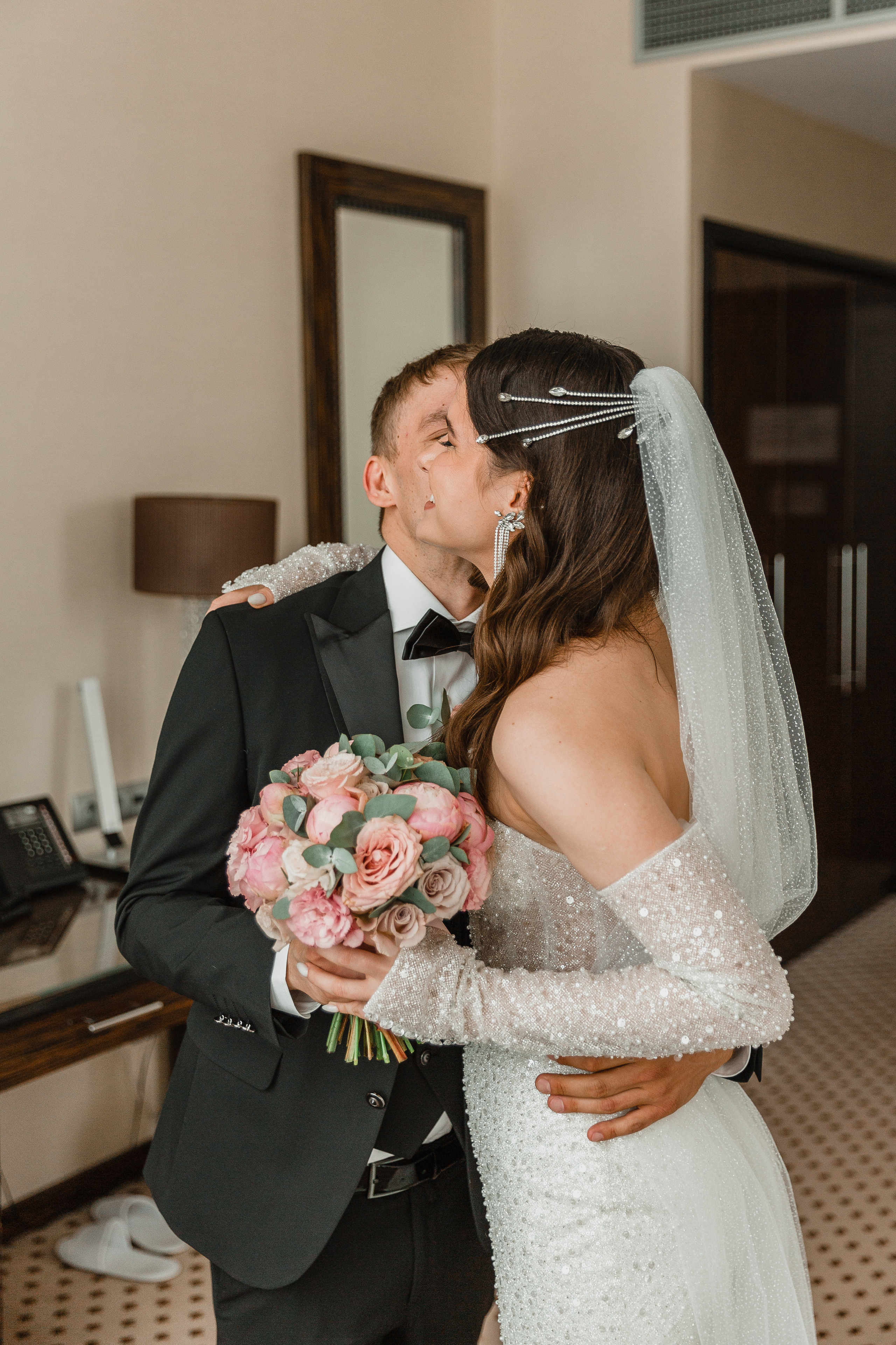 Антон и Елена | Crowne Plaza Moscow. Свадебный фотограф Ангелина Зотова | Обнинск, Москва, Калуга