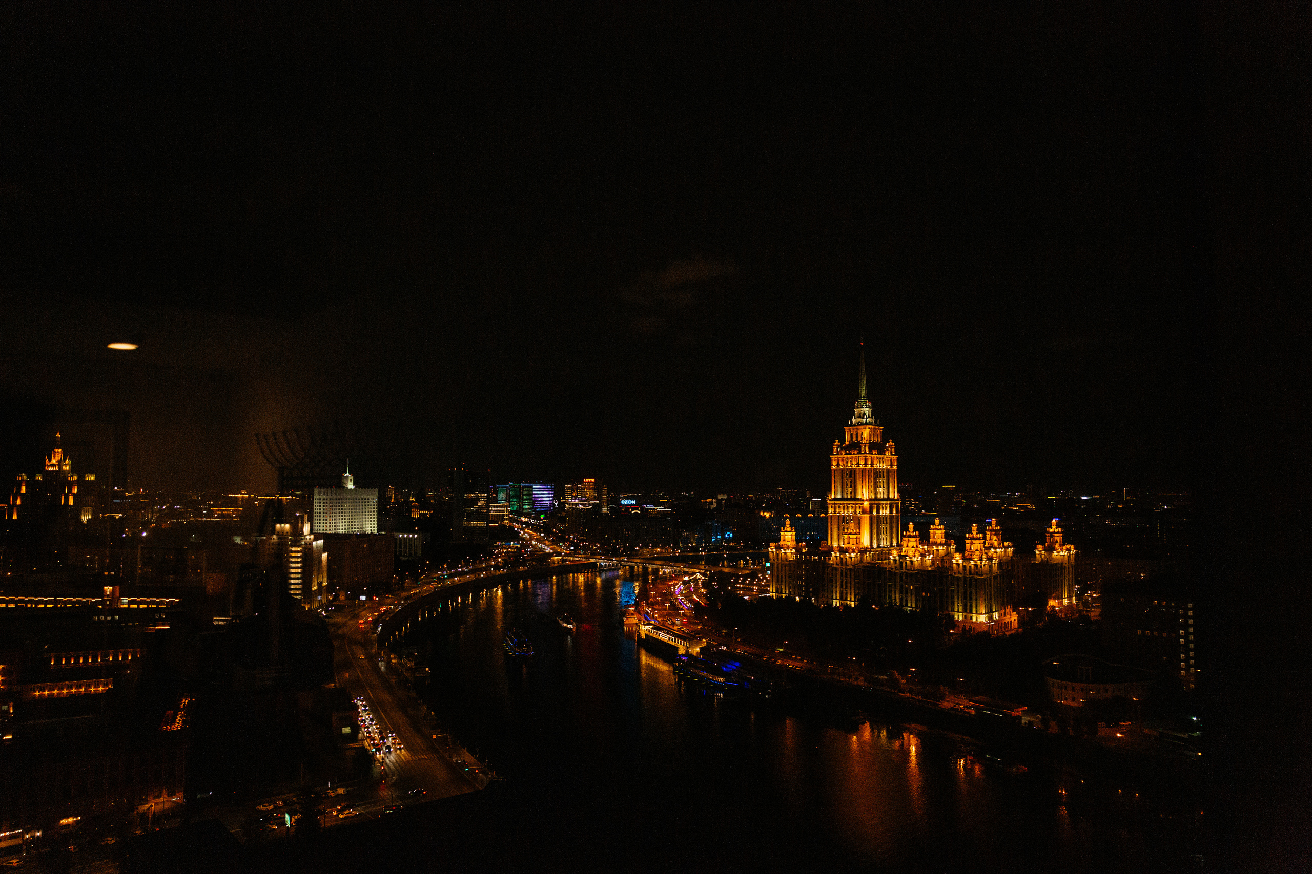 Антон и Елена | Crowne Plaza Moscow. Свадебный фотограф Ангелина Зотова | Обнинск, Москва, Калуга