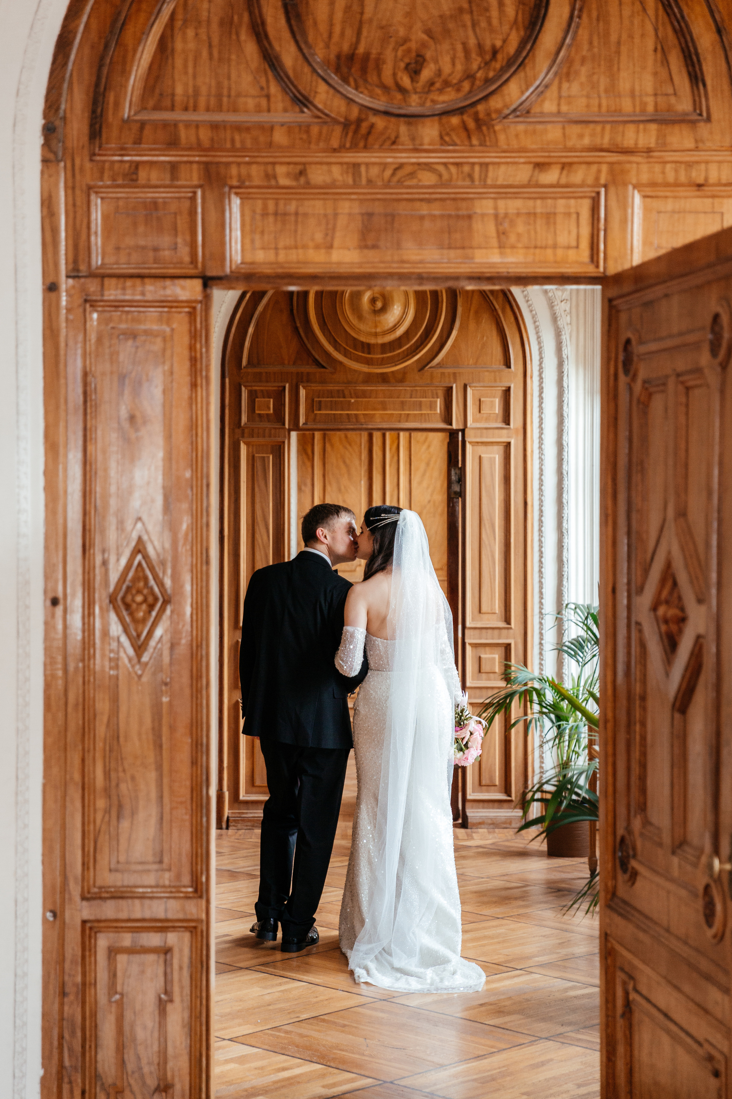 Антон и Елена | Crowne Plaza Moscow. Свадебный фотограф Ангелина Зотова | Обнинск, Москва, Калуга