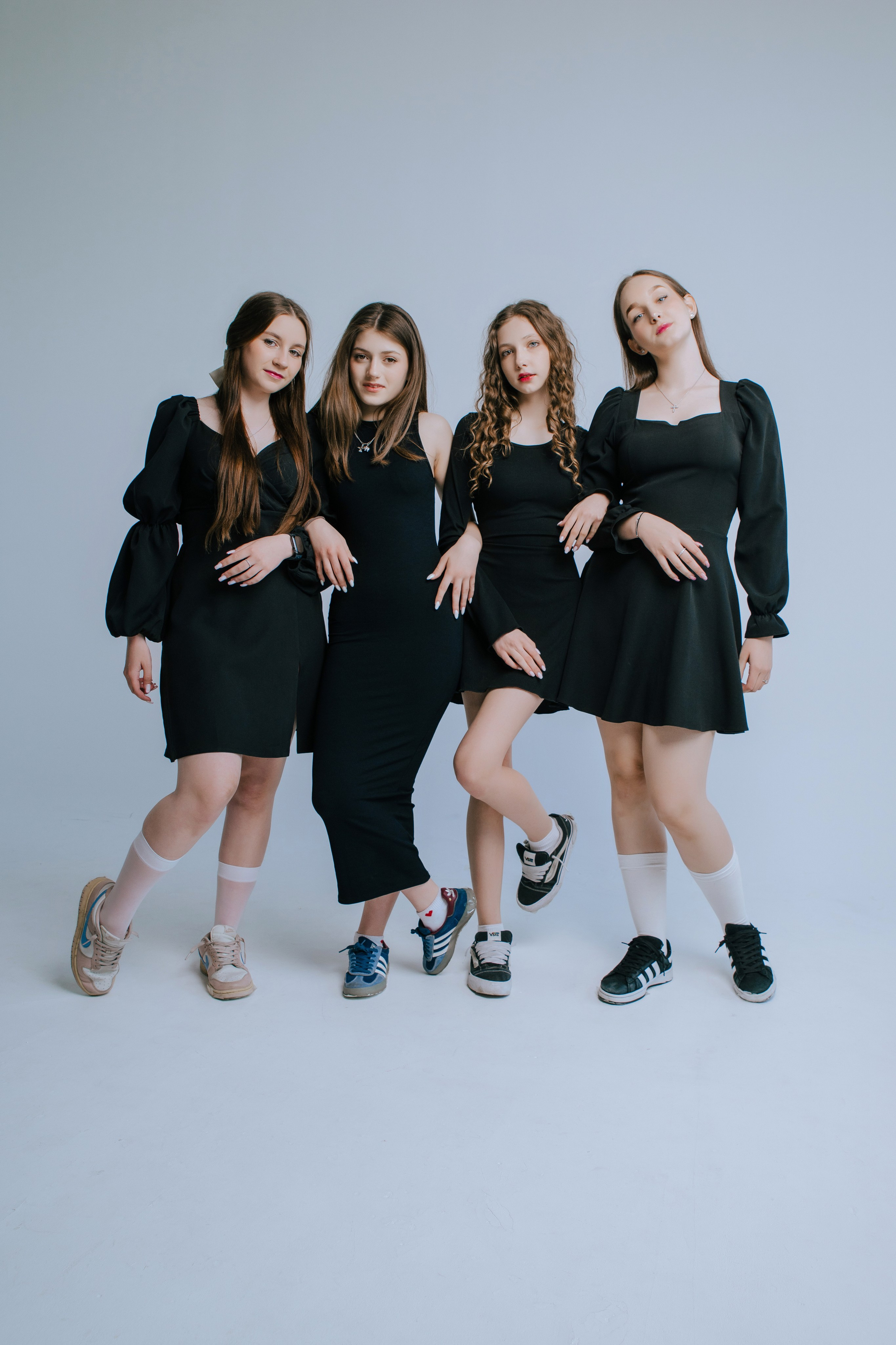 Гимназия им. Сайбеля — Выпуск 2024, 9 класс. Фотограф Ярмишко Дарья. Выпускные фотокниги