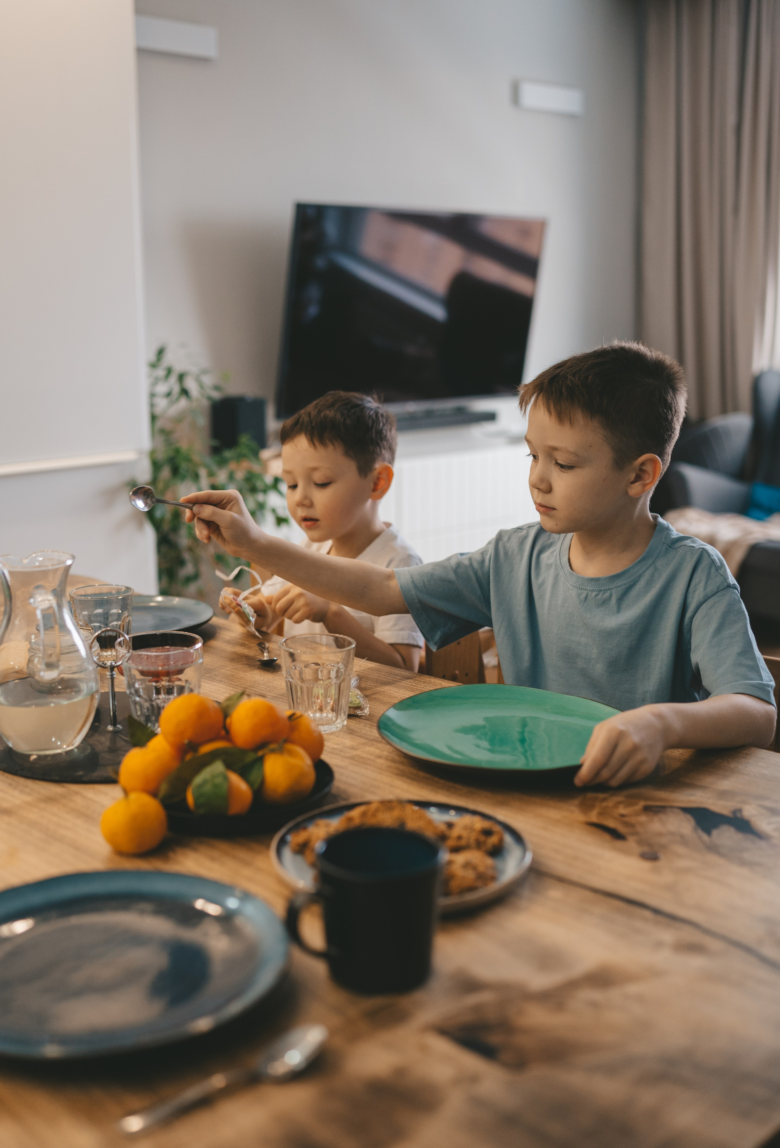 Новогодняя семейная съемка с двумя детьми. Фотограф Екатерина Канчалаба