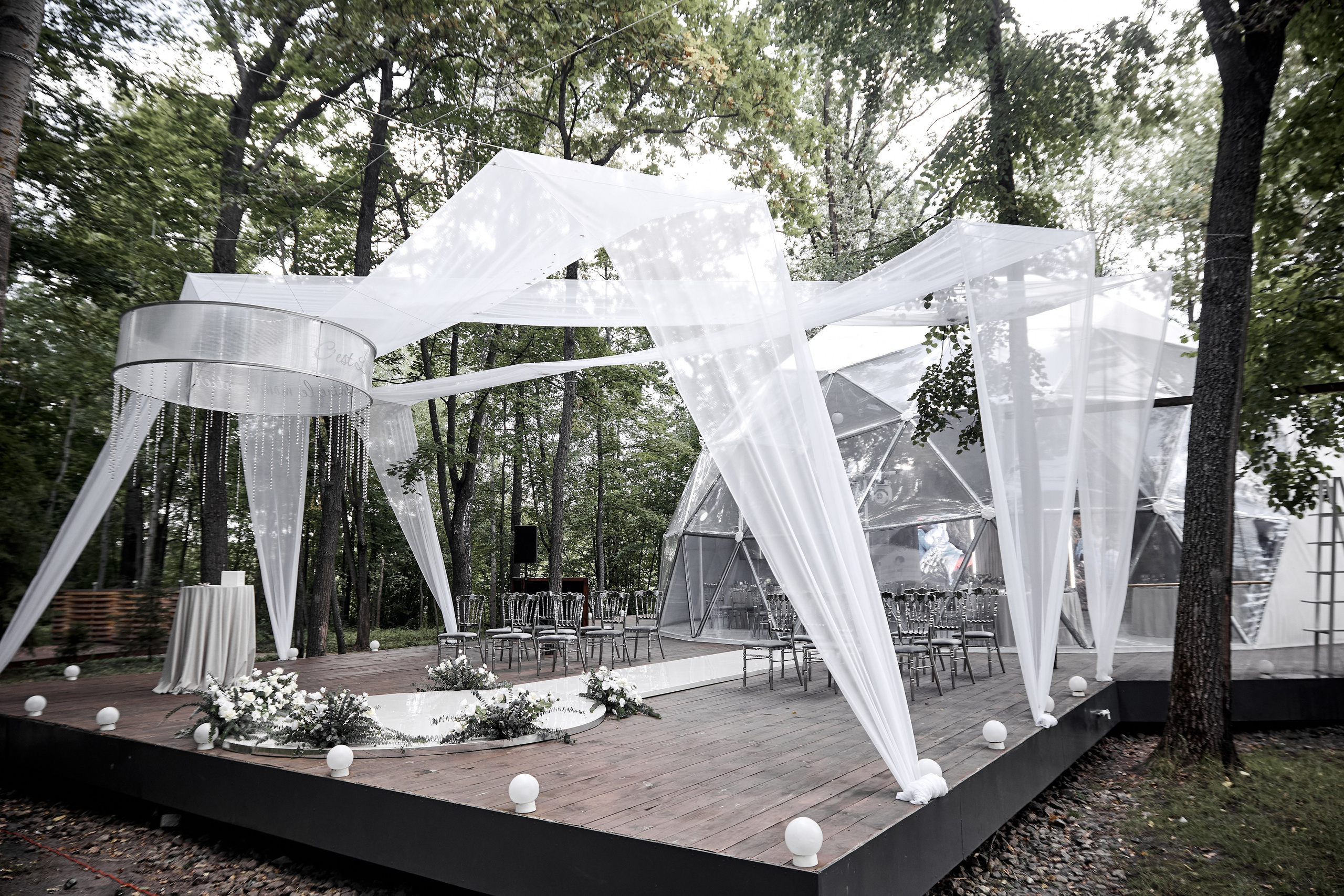 L'amour que illumine. Студия декора НикитинаДекор — оформление мероприятий в Ульяновске. Профессиональное создание эксклюзивных декораций