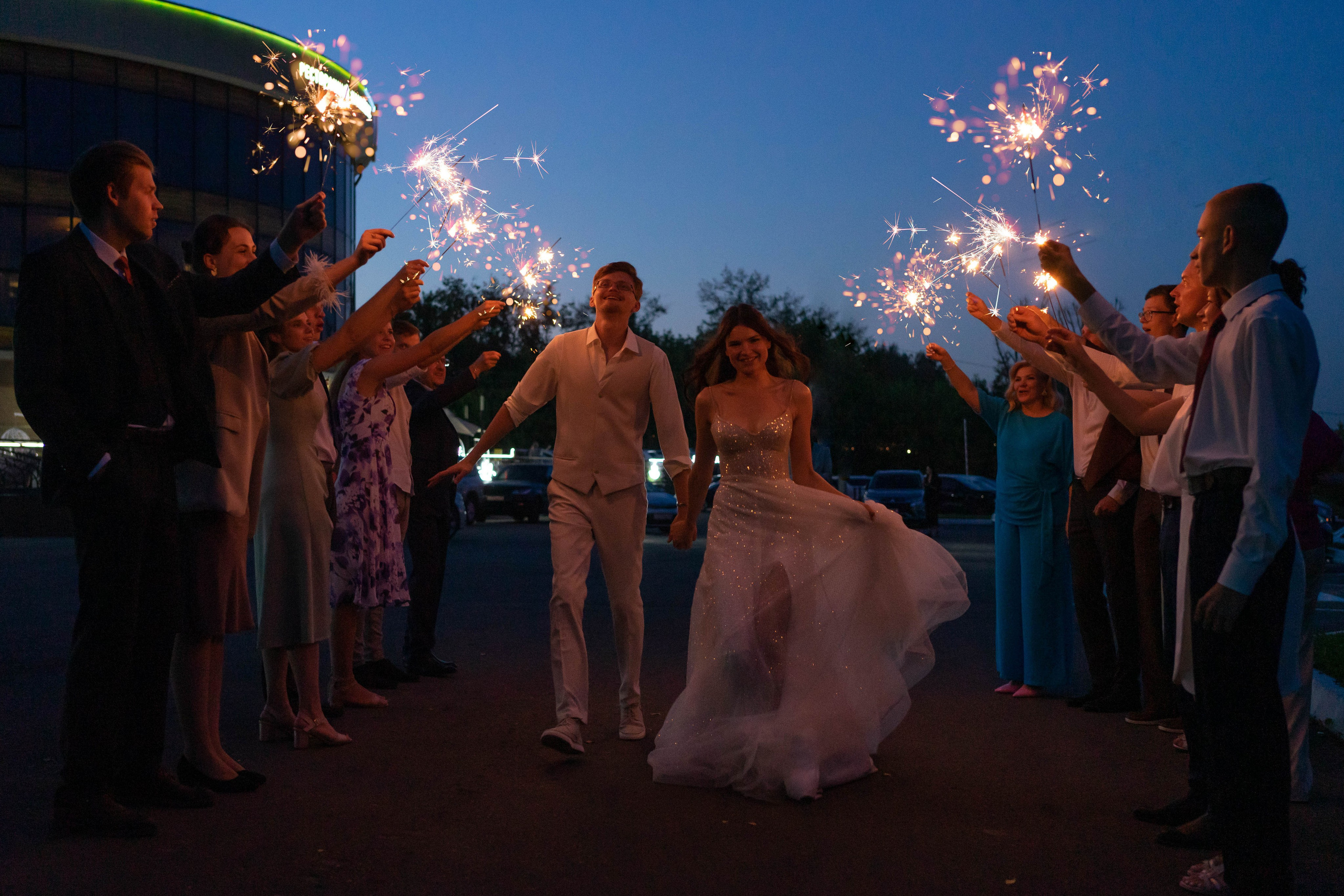 Яна и Никита: сборы в отеле, регистрация и банкет. Фотограф в Иркутске