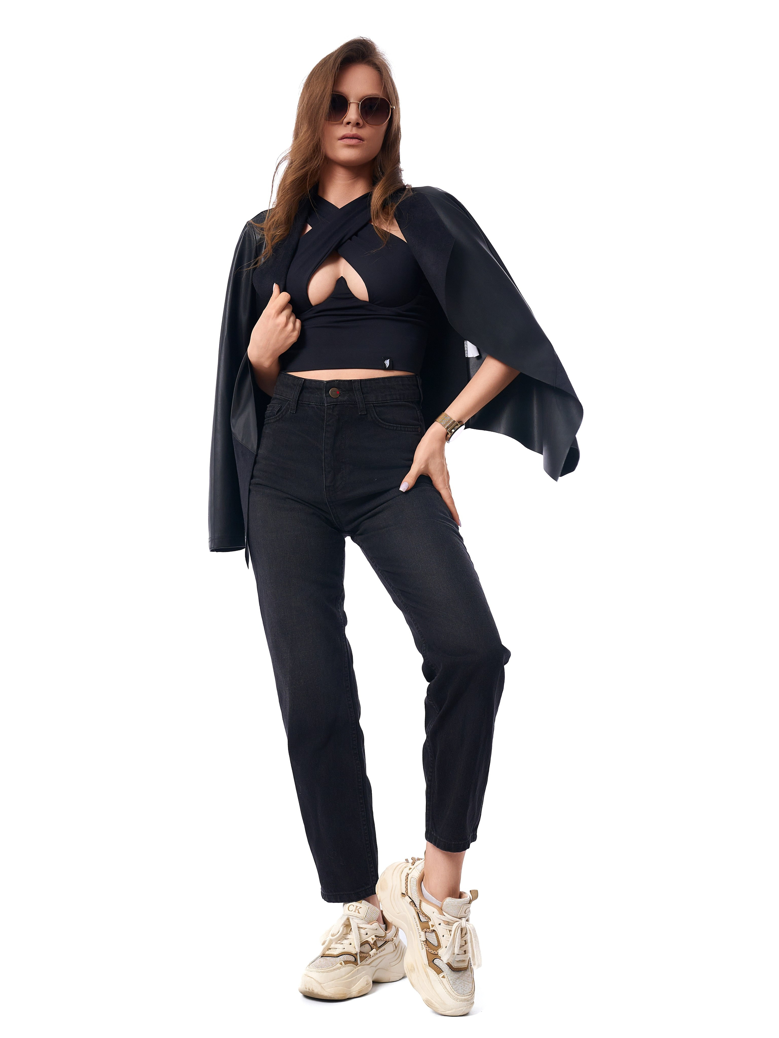 Джинсы женские. Каталожный предметный фотограф