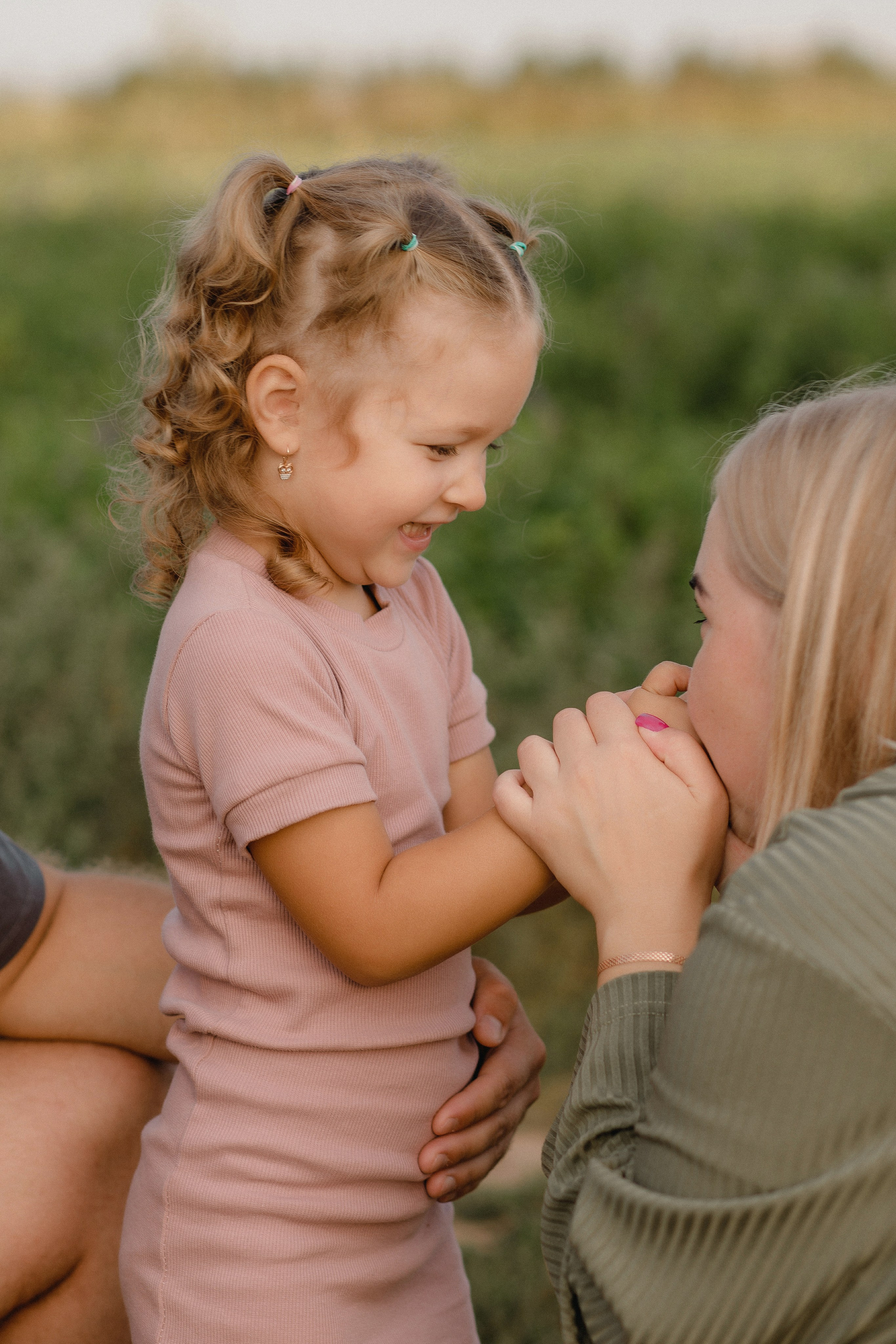 Аня, Вадим и Ева. Главная