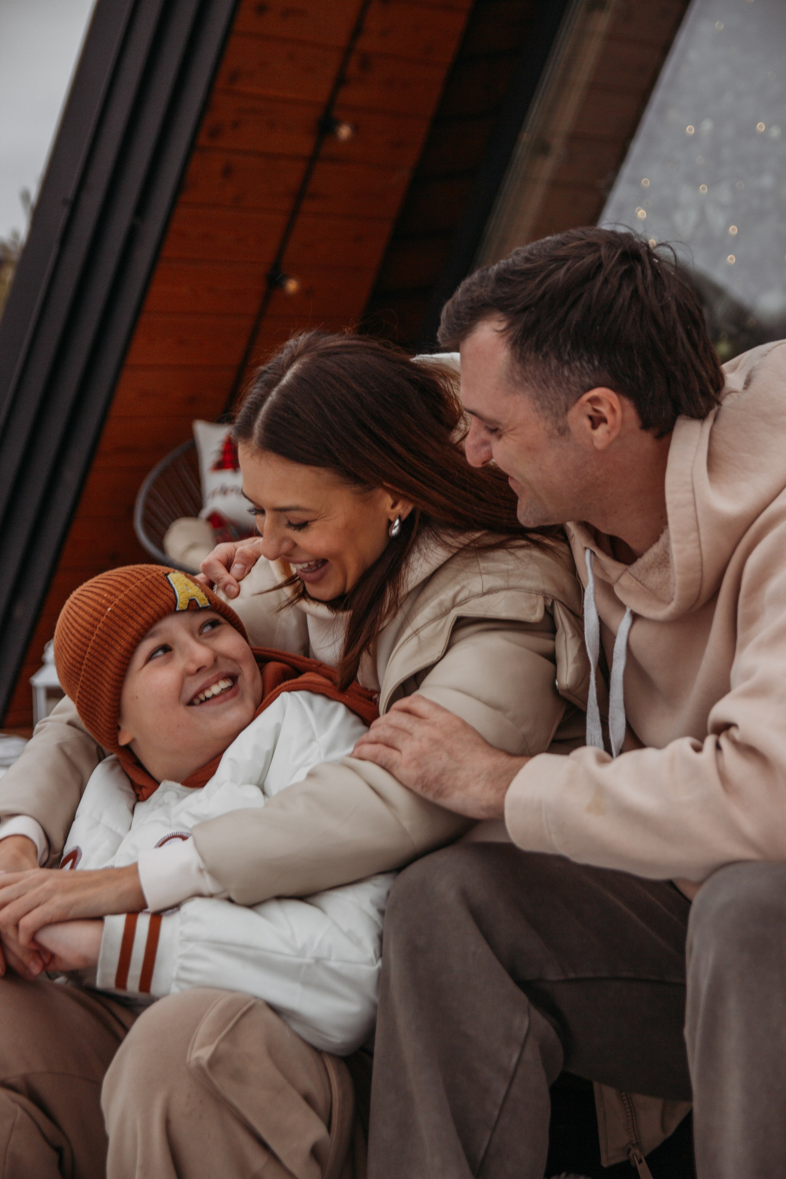 Новогодняя съемка в домике, для семьи Вероники. Венера Гайн. Репортажный фотограф  Тюмень. Обучение фотографии с 0