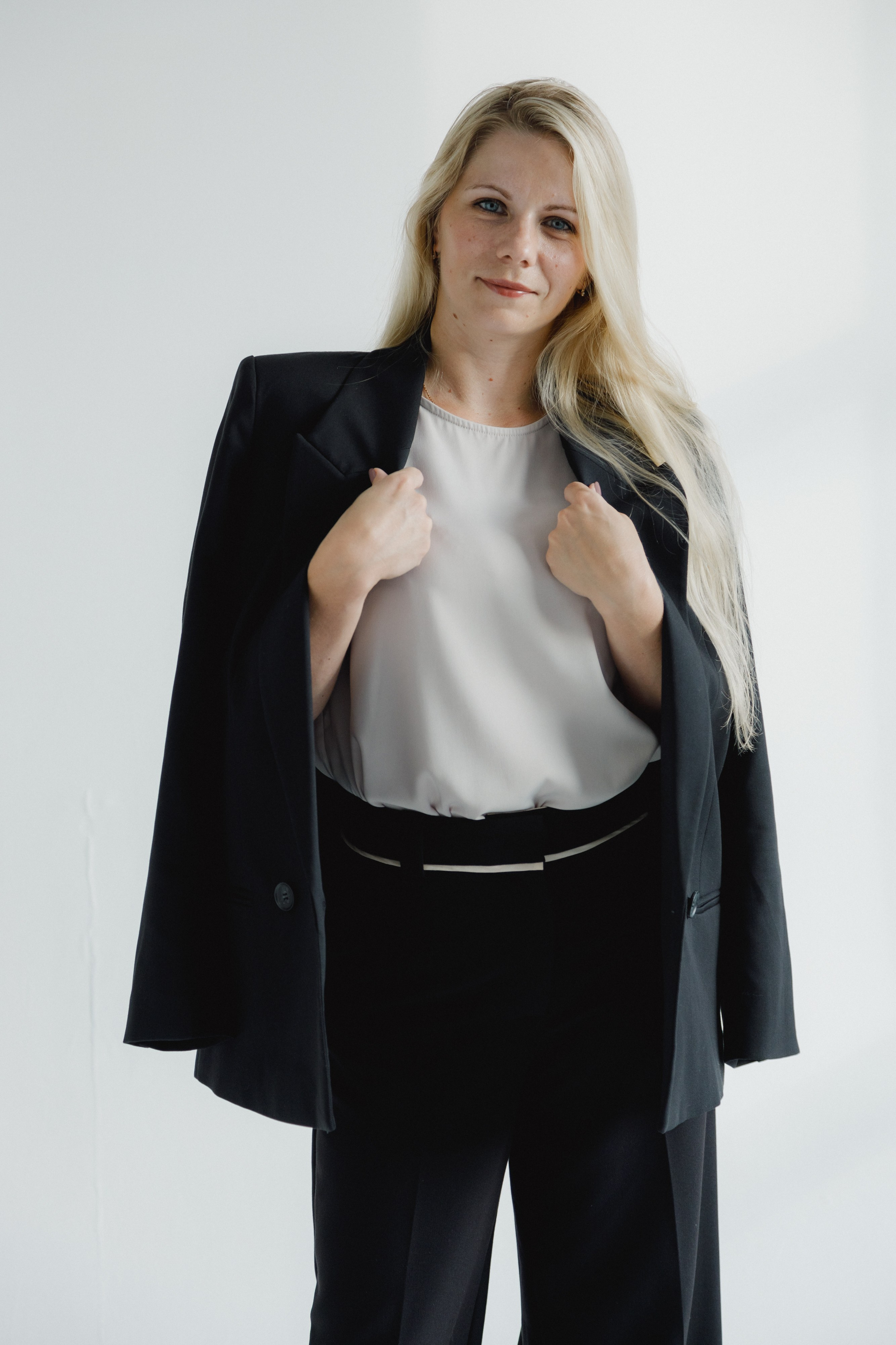 Деловой взгляд, искренняя улыбка. Фотограф в Москве — Ольга Федотова