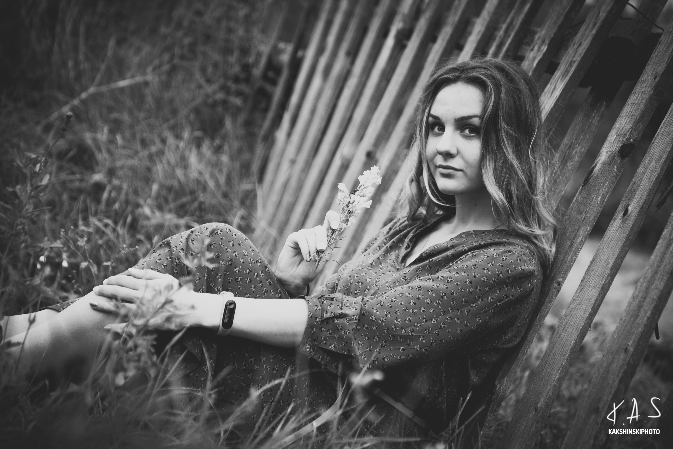 Девушки у реки. Фотография и видеосъёмка