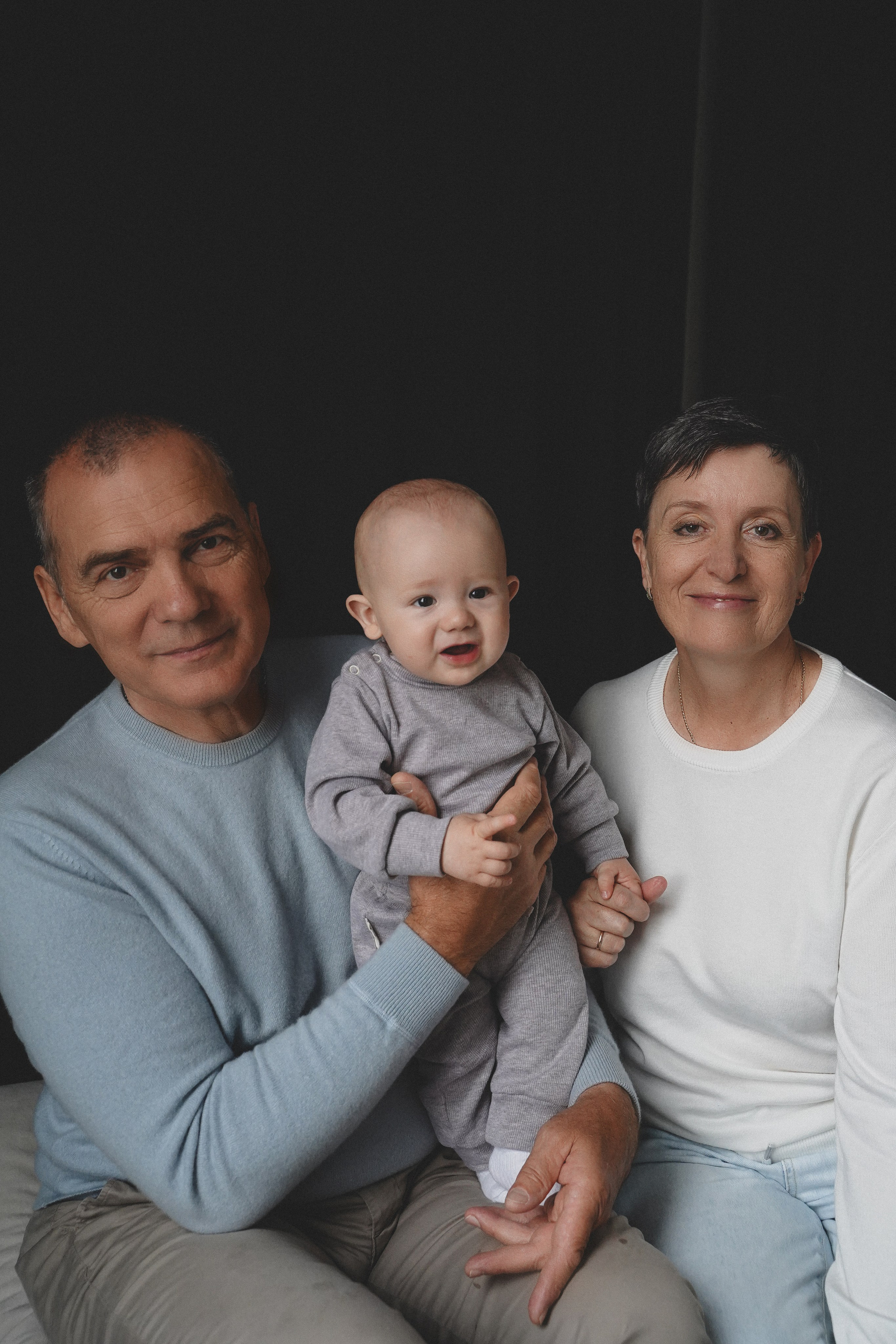 Семейная фотосессия в студии. Семейный и женский фотограф в Краснодаре Анастасия Приймак