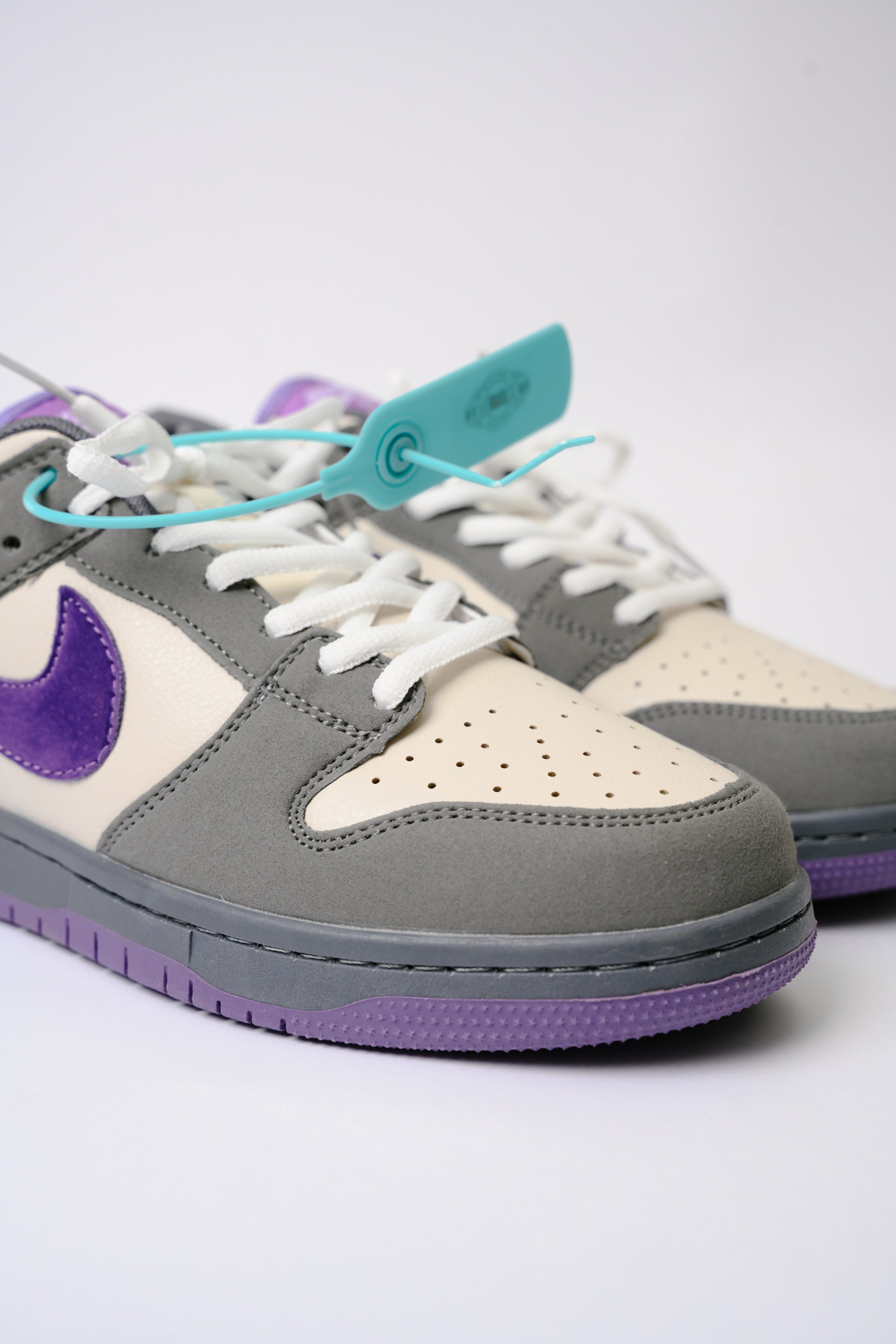 Кроссовки для wb. Фотограф в Красноярске