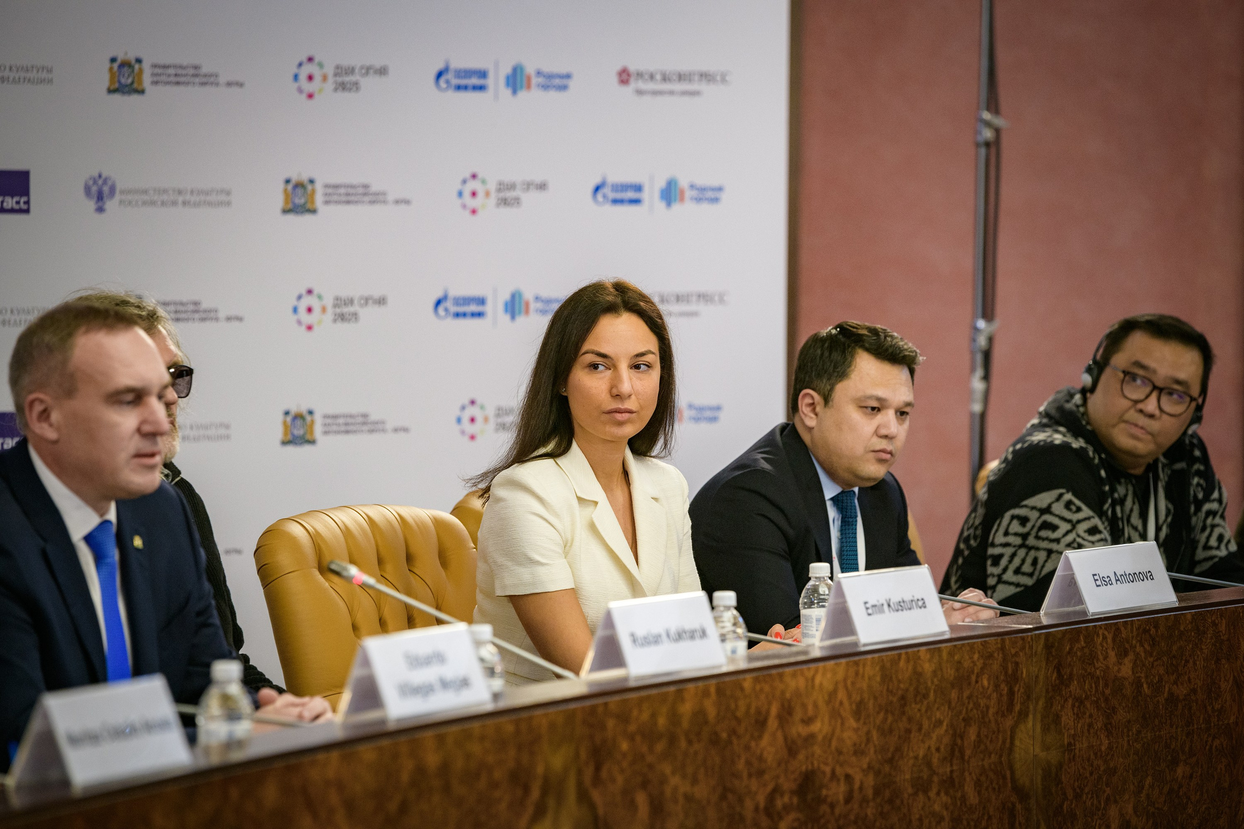 XXIII Международный фестиваль кинематографических дебютов «Дух огня». Фотограф в Ханты-Мансийске Евгений Жуланов