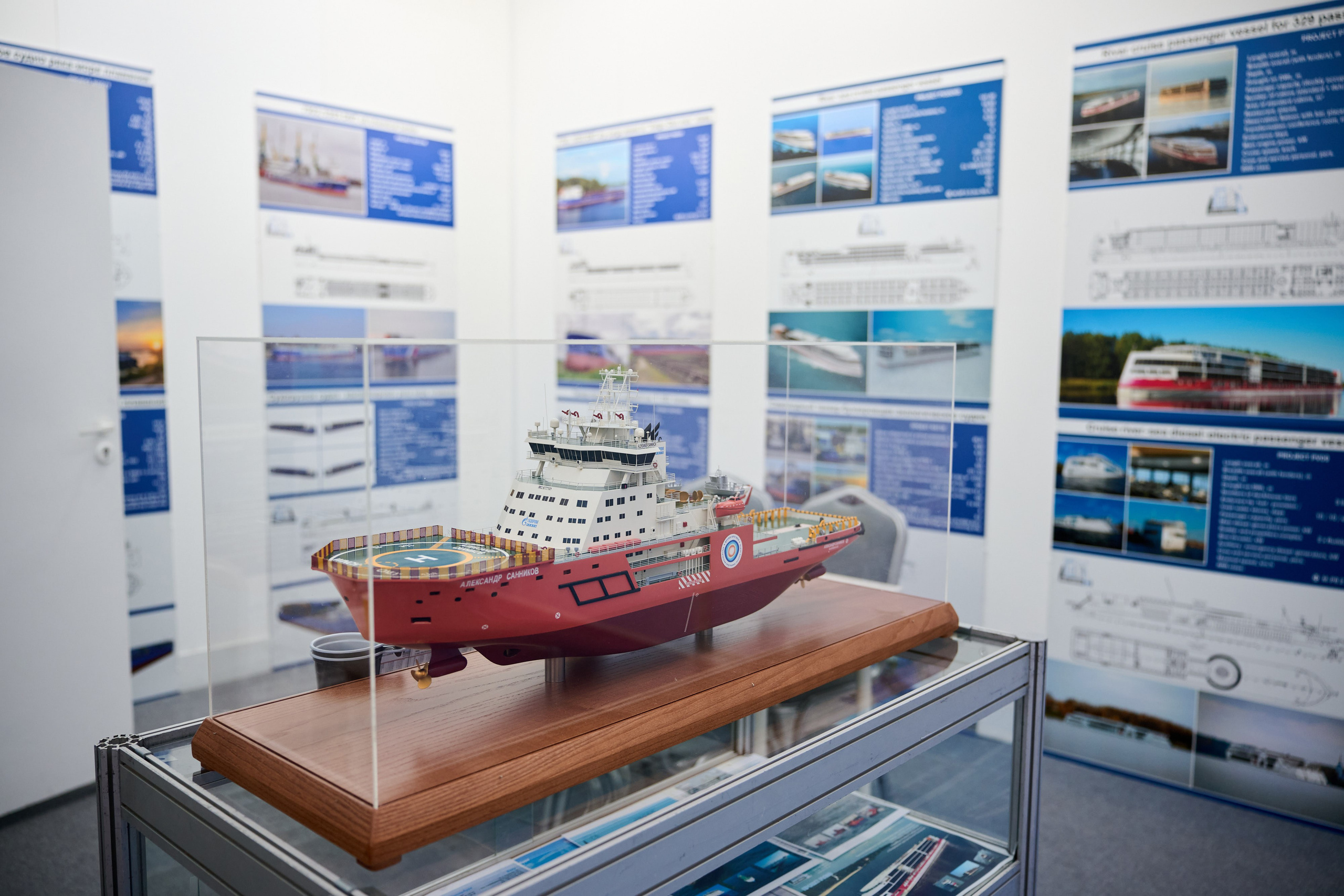 19 Международный форум и выставка Транспорт России. Сергей Богомолов. Свадебный и семейный фотограф