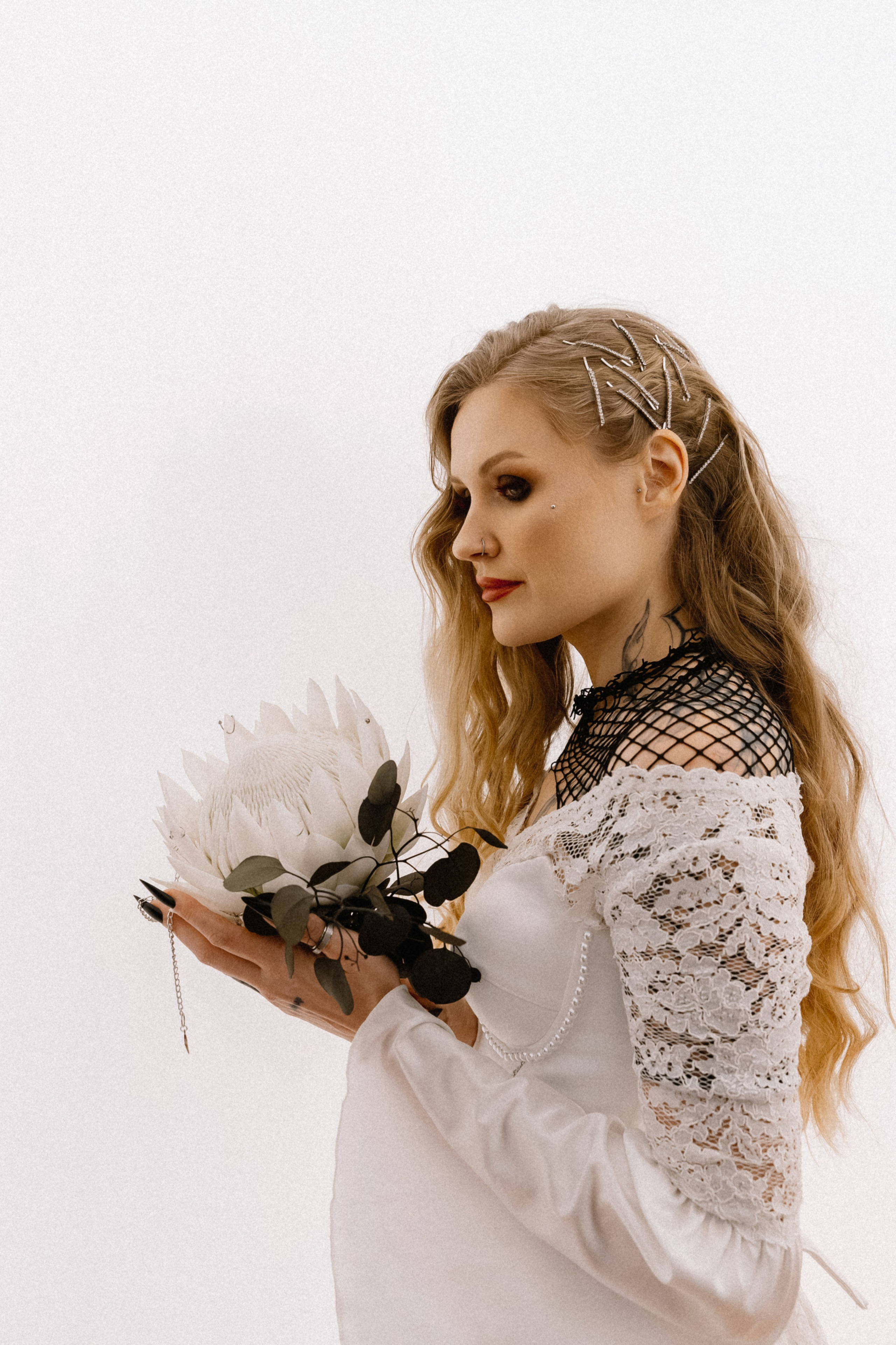 Алая готика. Николь — ваш любимый фотограф в Санкт-Петербурге