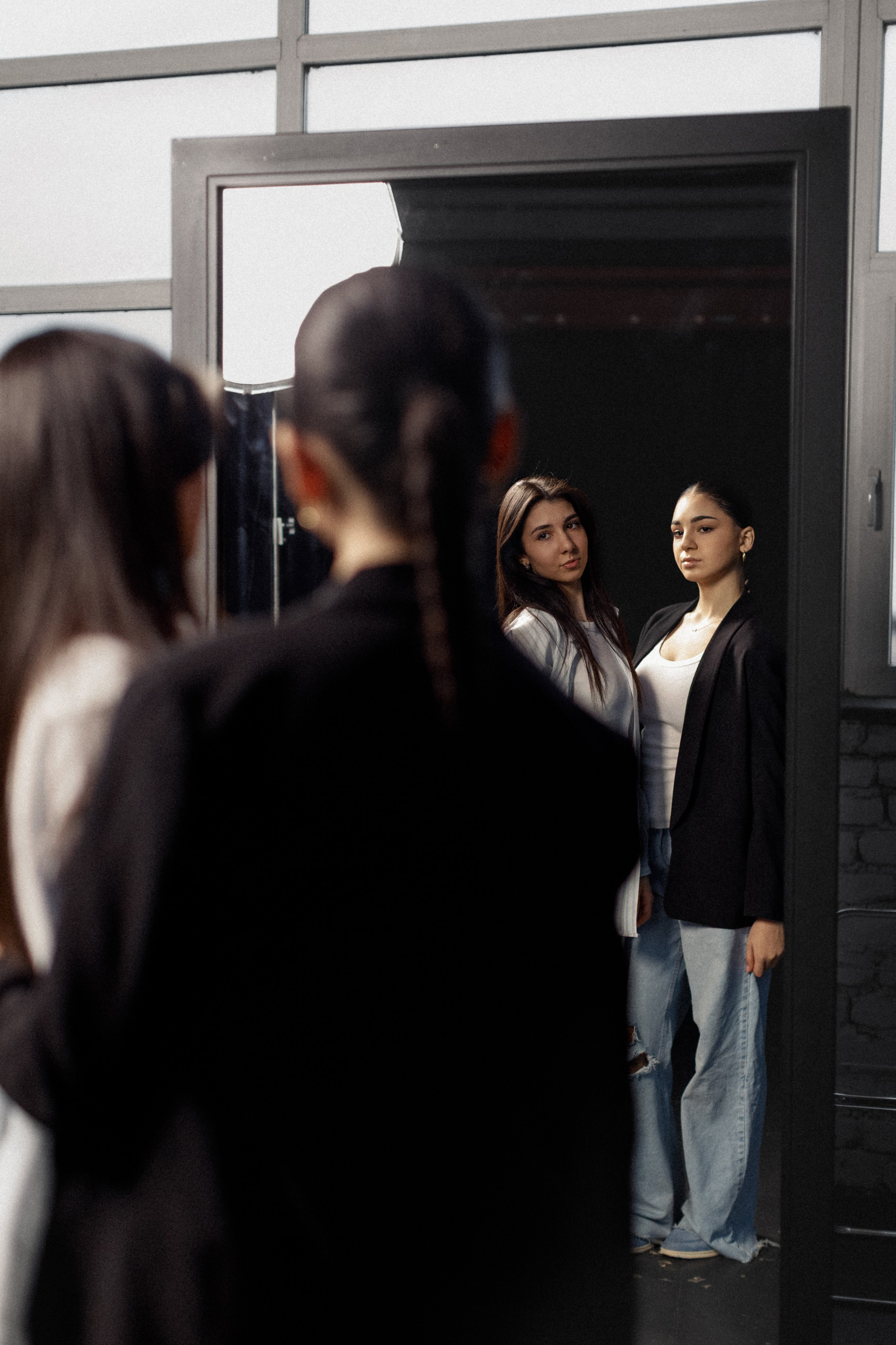 Фотосессия сестёр в студии. Фотограф во Владикавказе Юрий Геворгизов