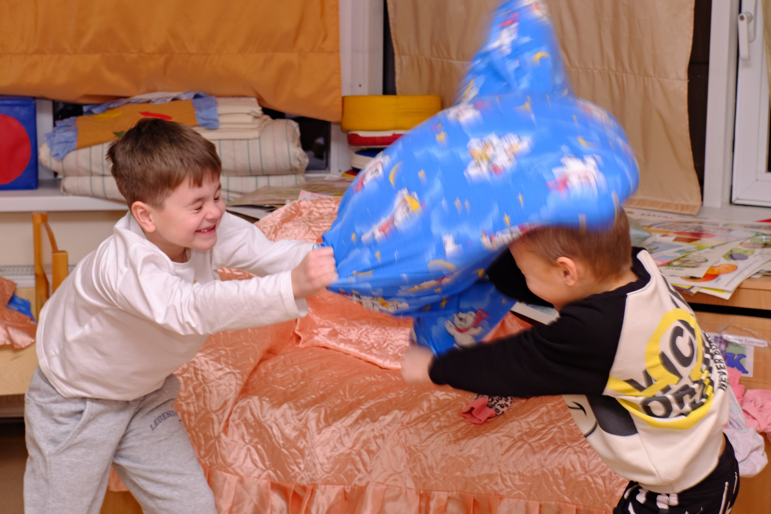 Забронировать услугу «Выпускной альбом» у фотографа Кати Вербицкой. К-КАДР — выпускные альбомы для детского сада, семейные фотографии, предметная и модельная съемка в СПб