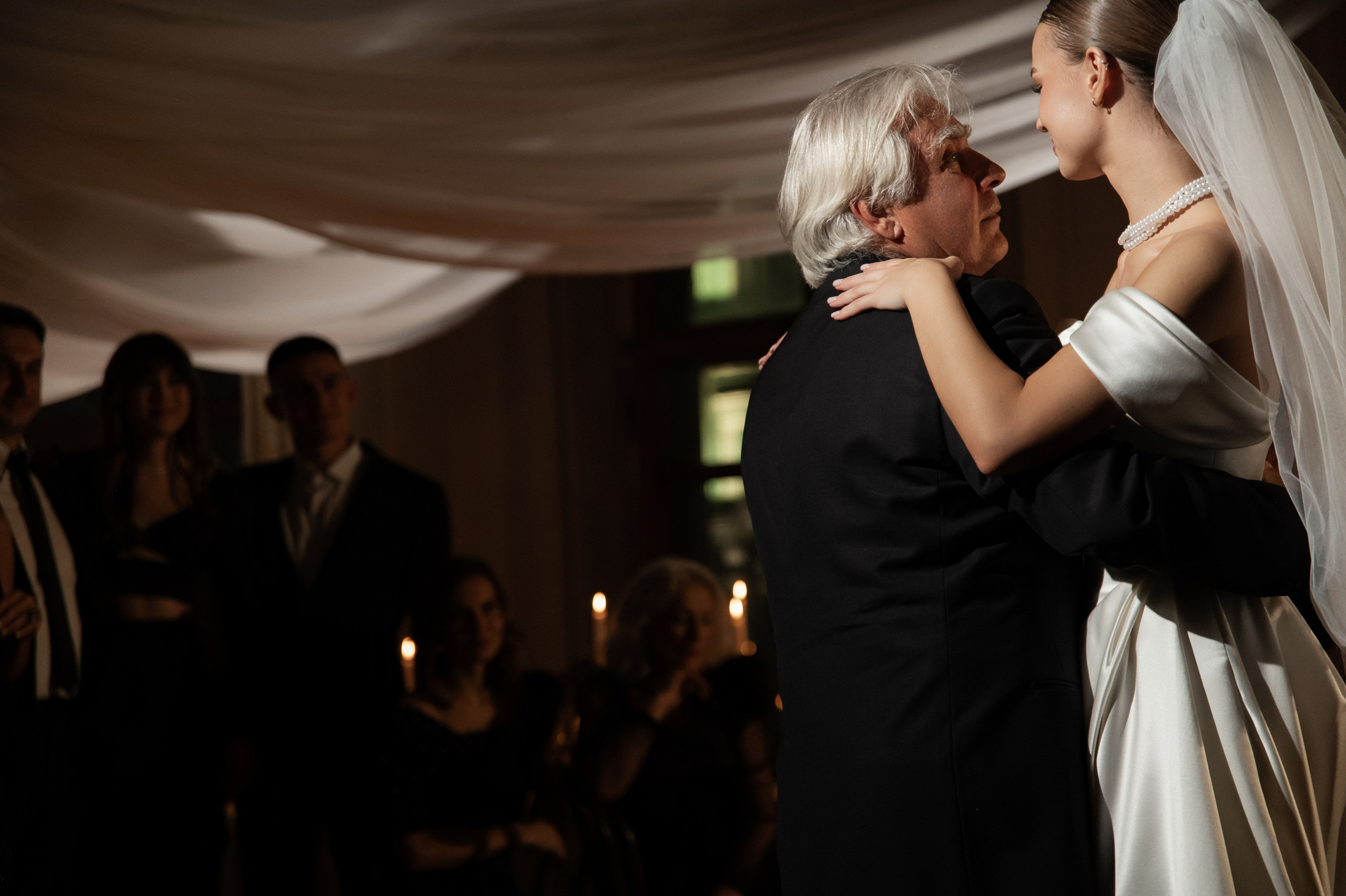 Камерный свадебный ужин при свечах в старинном особняке в фотостудии 21. Kult. Ярослава Ерина — свадебный фотограф в Москве