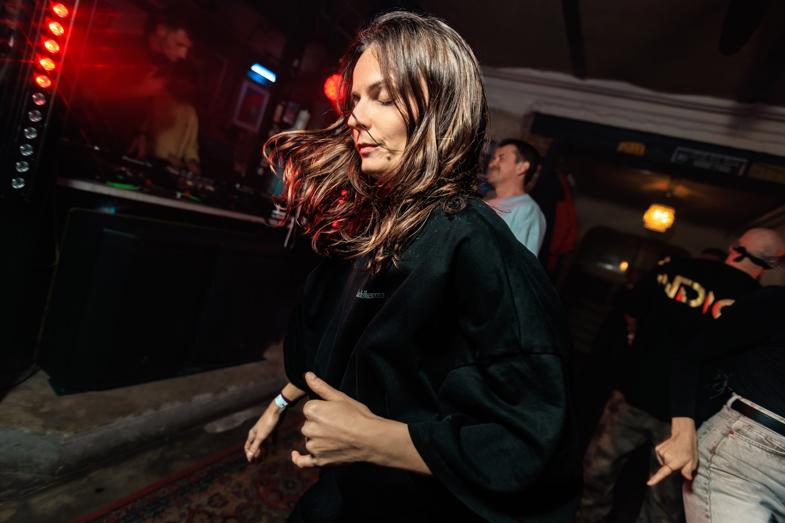 Octave (Ro) x stndrt13. Репортажный фотограф Екатеринбург | Яркий, качественный репортаж | Концерты, клубы, репортаж, праздники, корпоративы