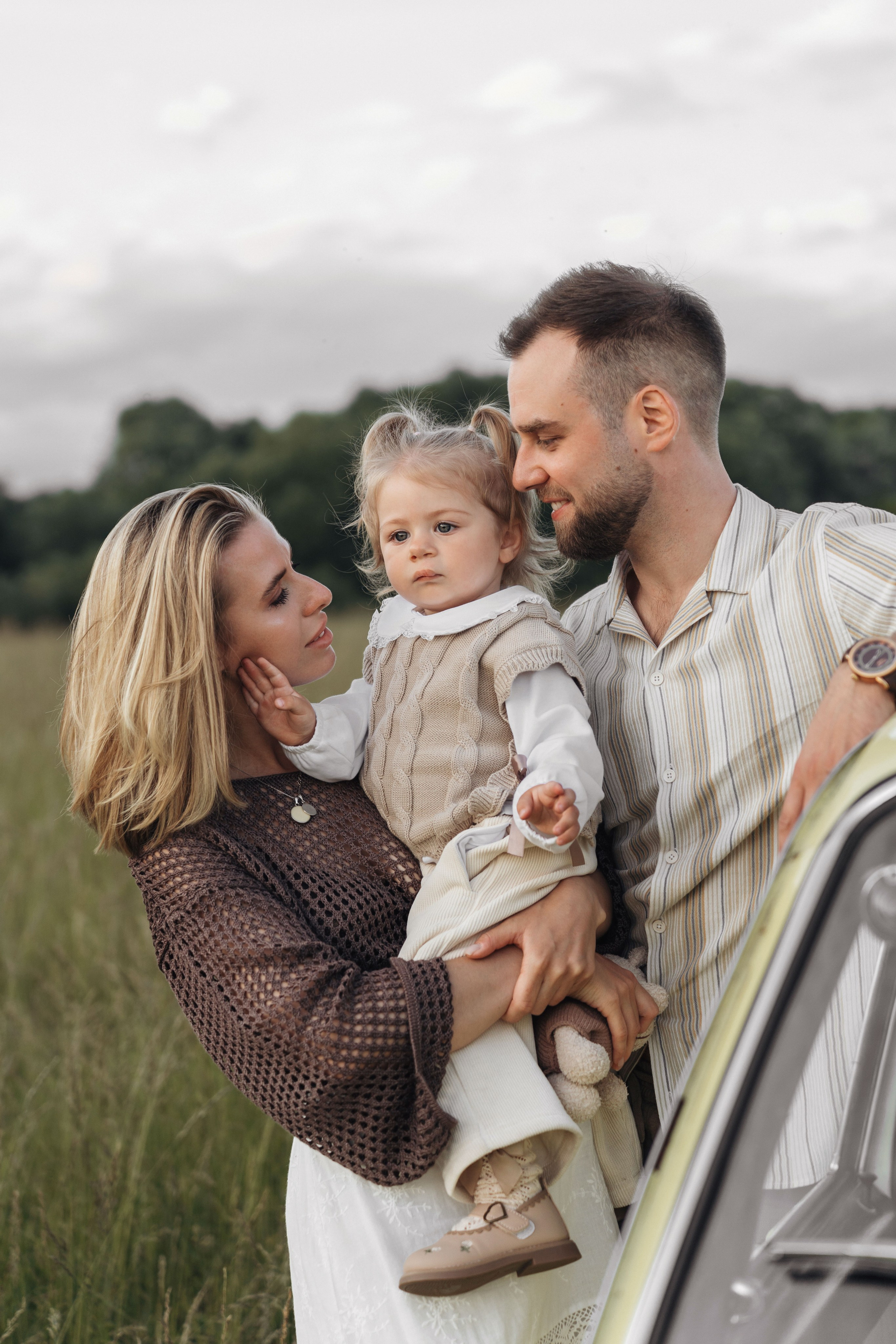 На машине загород. Ваш фотограф Вика Артемова
