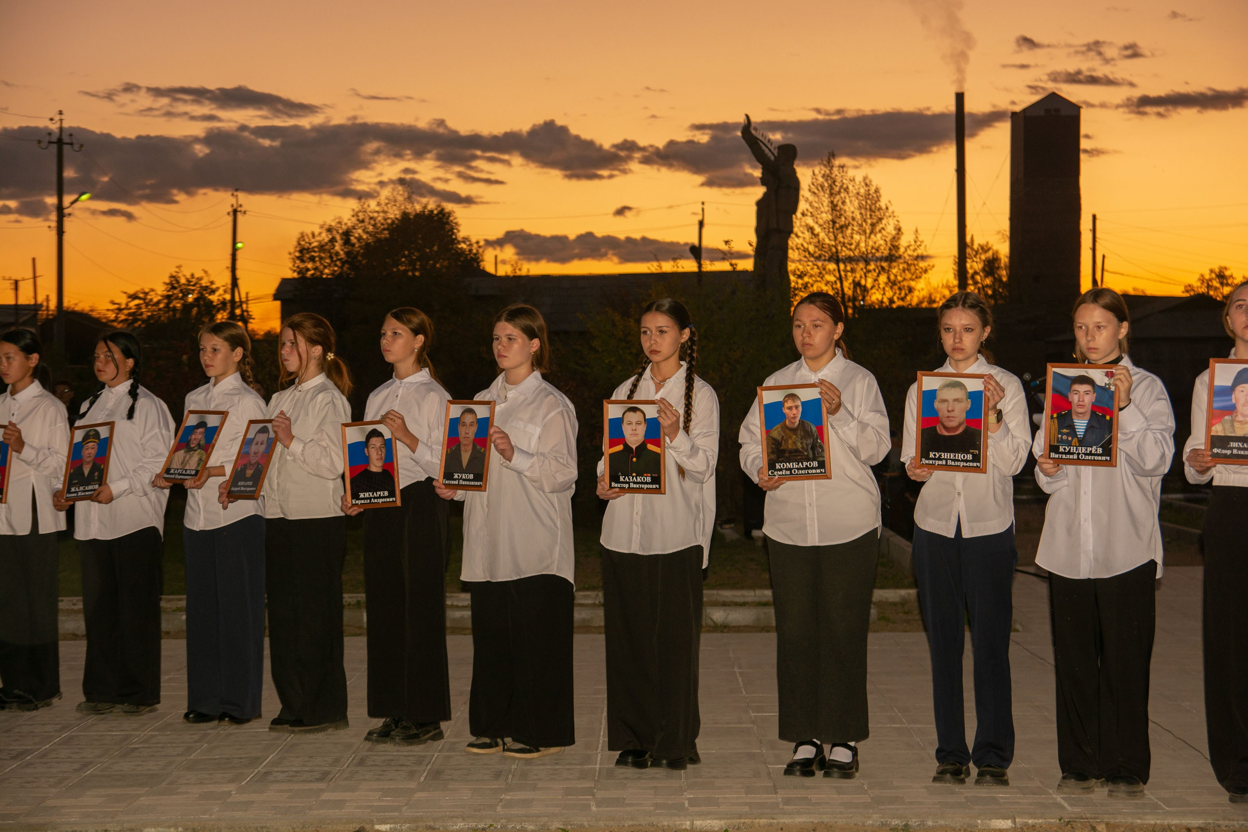 Открытие Памятника. Фотограф широкого профиля Чита-Цасучей